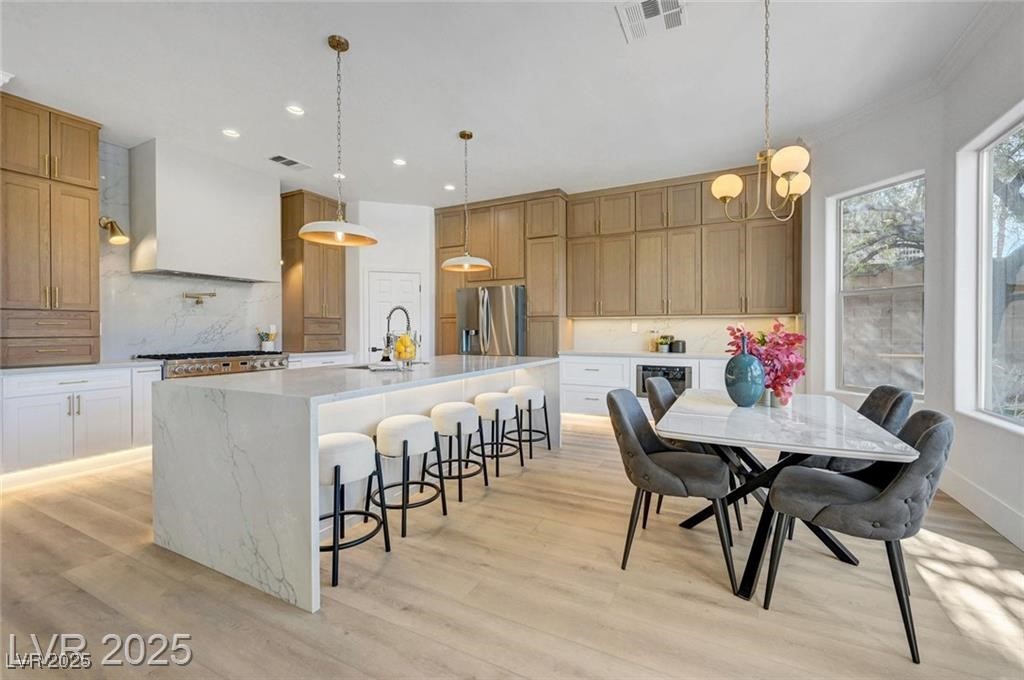 7808 Foothill Ash Avenue