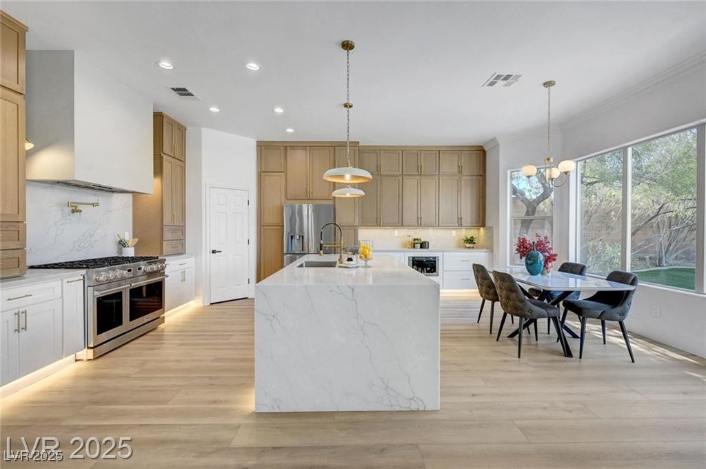 7808 Foothill Ash Avenue