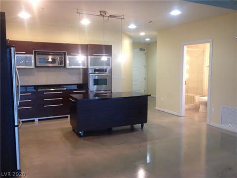 Condo For Rent - 900 S Las Vegas Bl Boulevard #714<br/> Las Vegas, NV 89101
