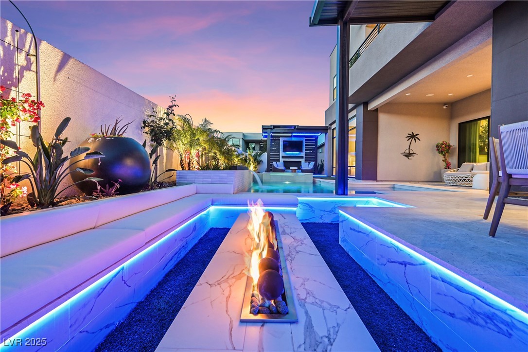 10718 Desert Heights Avenue