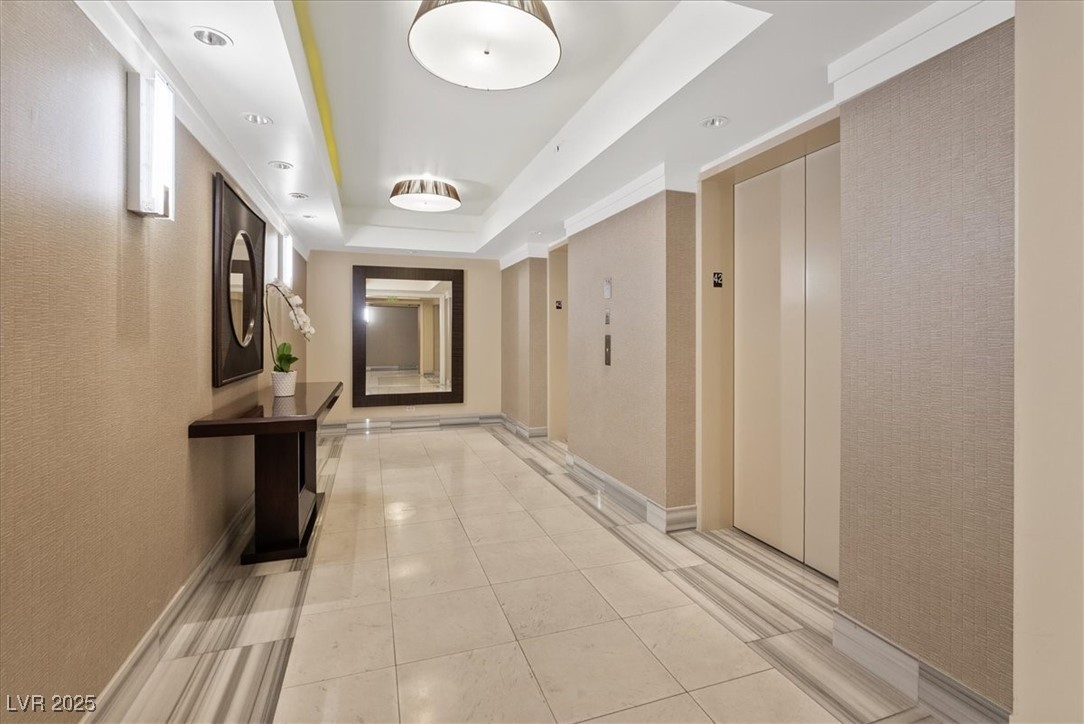 Las Vegas, Nevada 89109, United States, 2 Bedrooms Bedrooms, ,2 BathroomsBathrooms,Residential,Active,195945