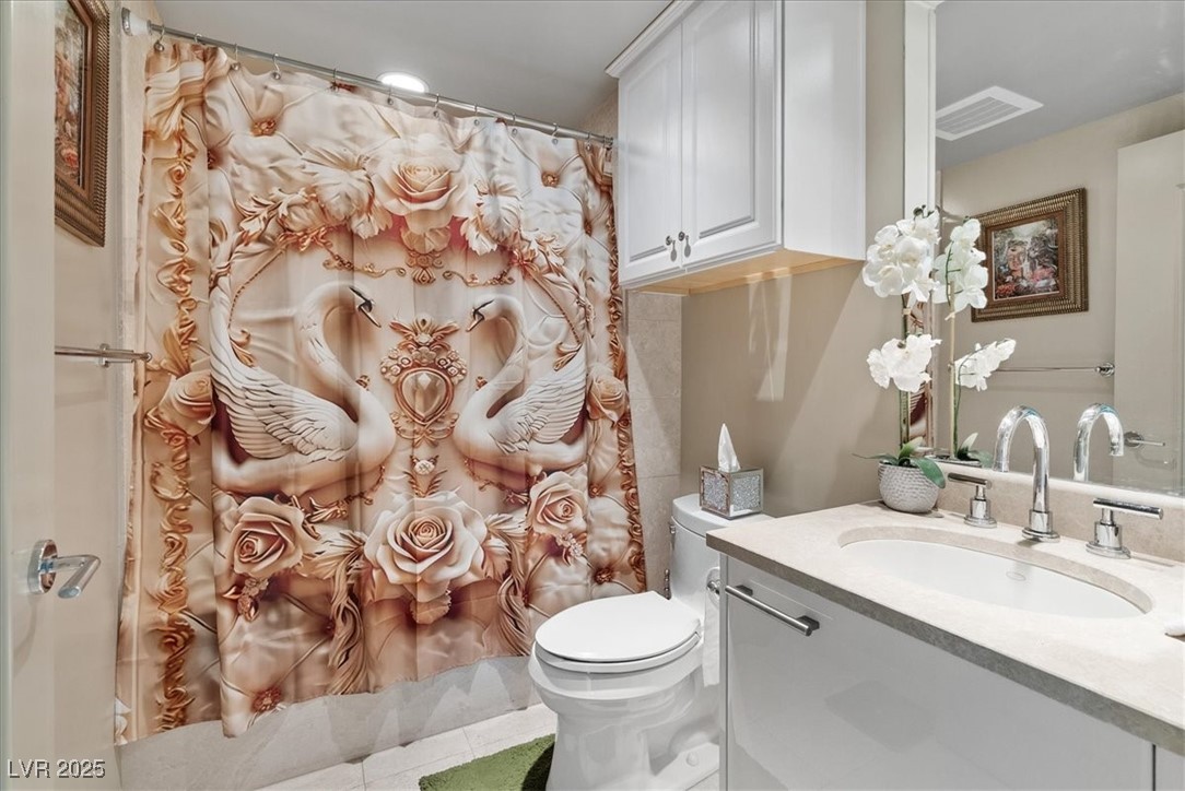 Las Vegas, Nevada 89109, United States, 2 Bedrooms Bedrooms, ,2 BathroomsBathrooms,Residential,Active,195945