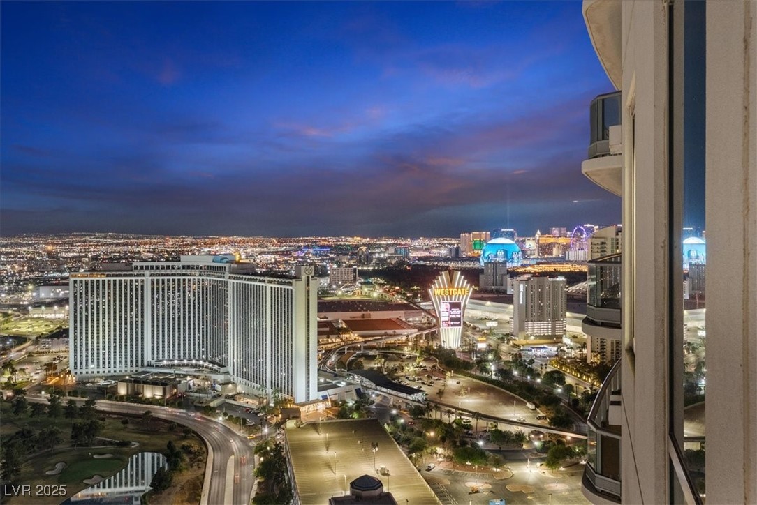 Las Vegas, Nevada 89109, United States, 2 Bedrooms Bedrooms, ,2 BathroomsBathrooms,Residential,Active,195945