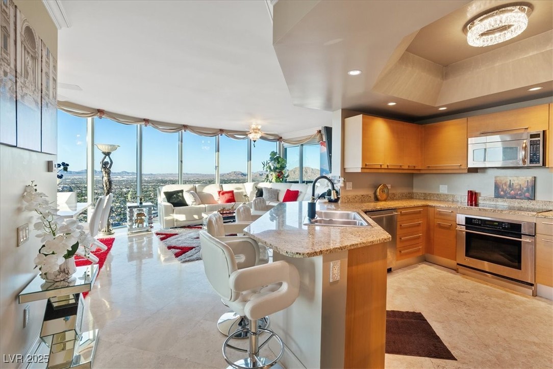 Las Vegas, Nevada 89109, United States, 2 Bedrooms Bedrooms, ,2 BathroomsBathrooms,Residential,Active,195945