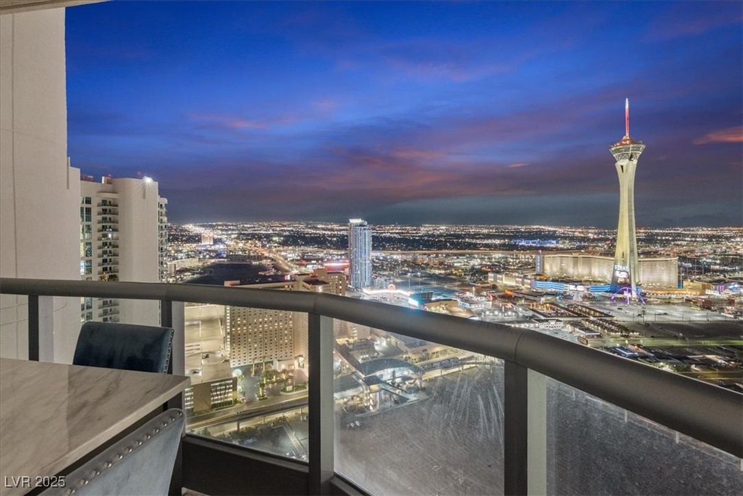 Las Vegas, Nevada 89109, United States, 2 Bedrooms Bedrooms, ,2 BathroomsBathrooms,Residential,Active,195945