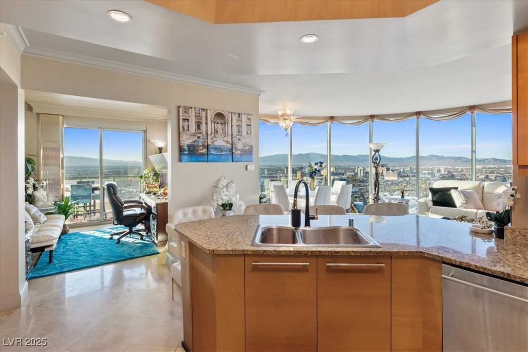 Las Vegas, Nevada 89109, United States, 2 Bedrooms Bedrooms, ,2 BathroomsBathrooms,Residential,Active,195945