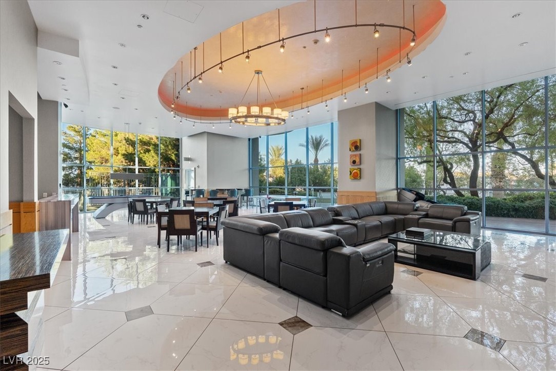 Las Vegas, Nevada 89109, United States, 2 Bedrooms Bedrooms, ,2 BathroomsBathrooms,Residential,Active,195945