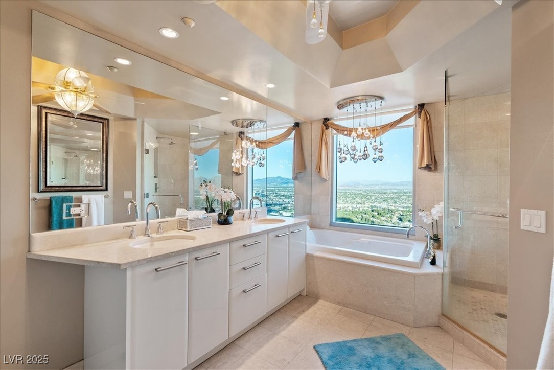 Las Vegas, Nevada 89109, United States, 2 Bedrooms Bedrooms, ,2 BathroomsBathrooms,Residential,Active,195945