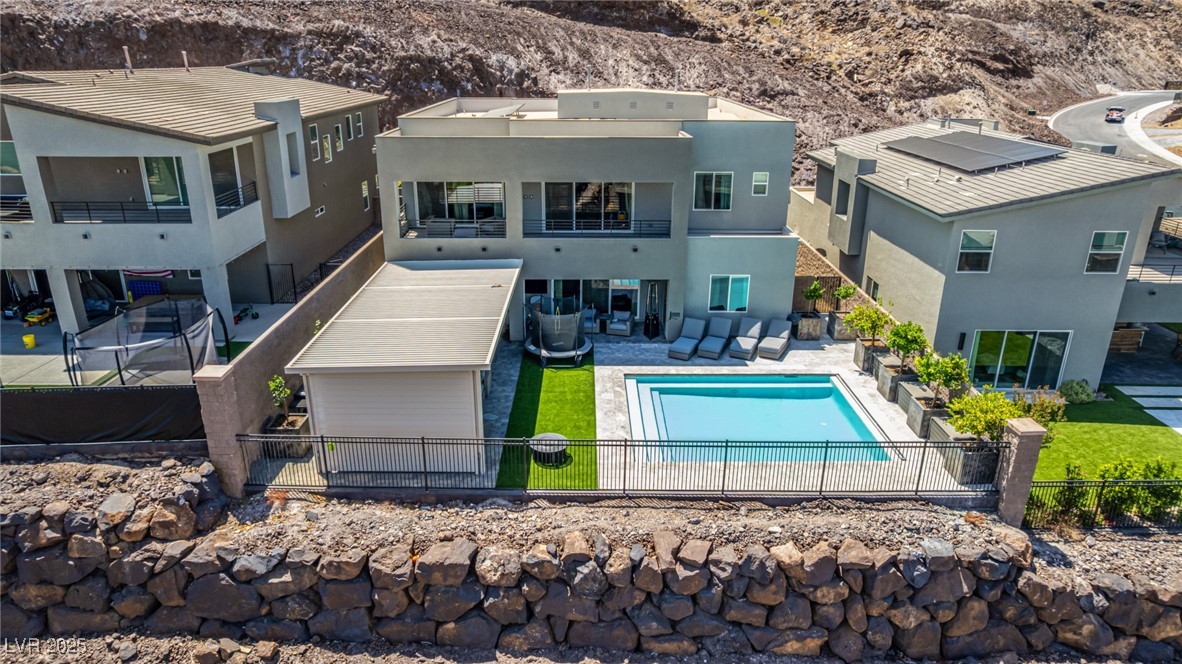 302 Watteau Court