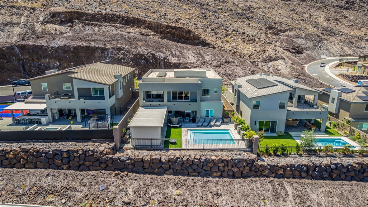302 Watteau Court