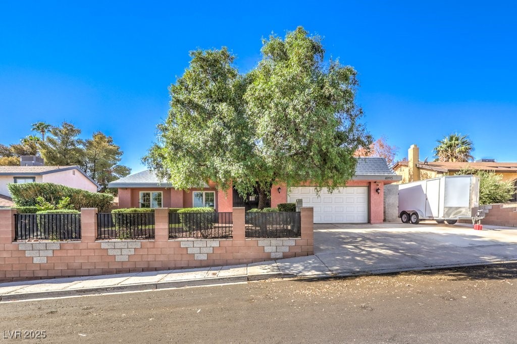 Properties 1 4095 Ridgewood Avenue
