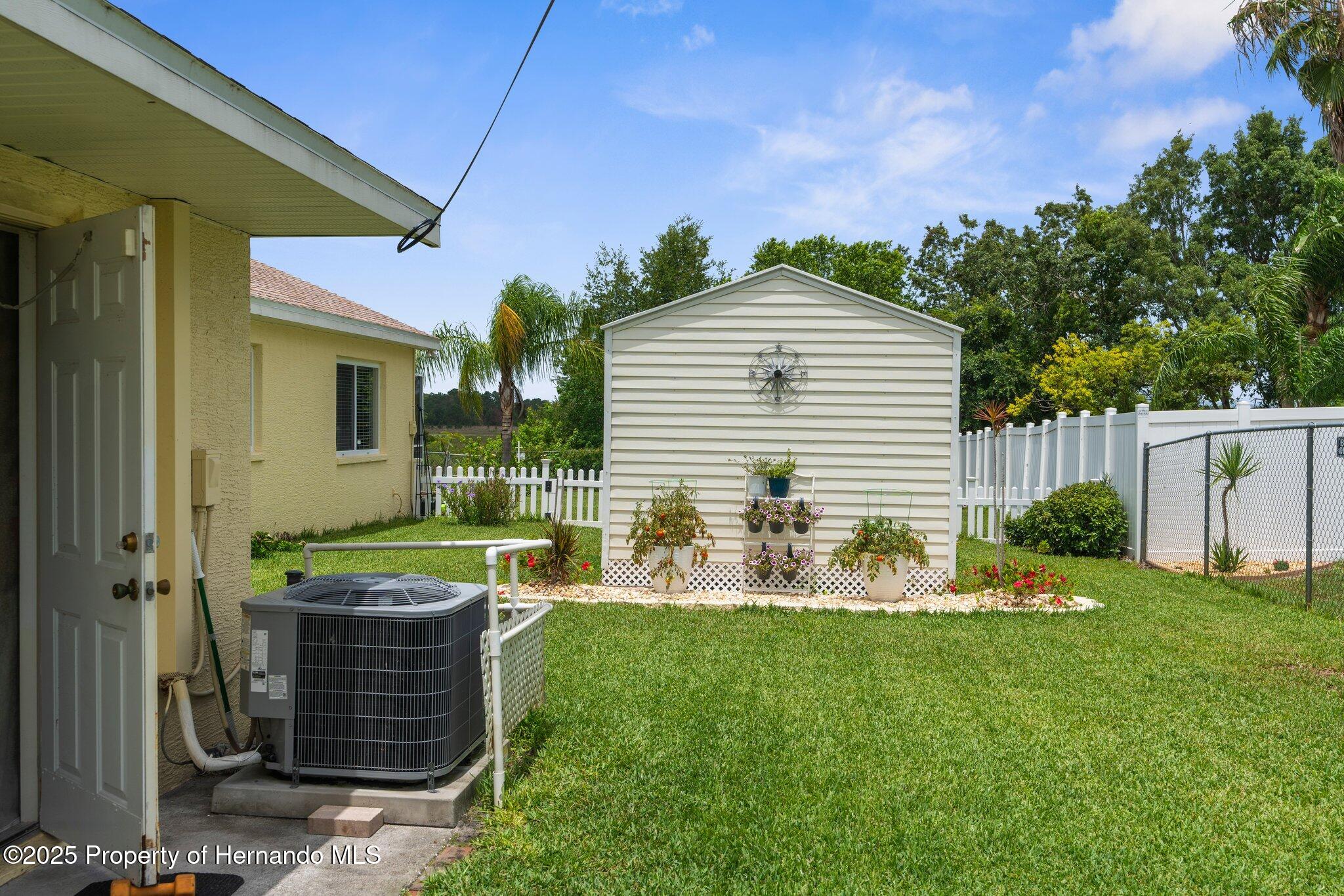 2585 Waterfall Drive, Spring Hill, Florida image 40