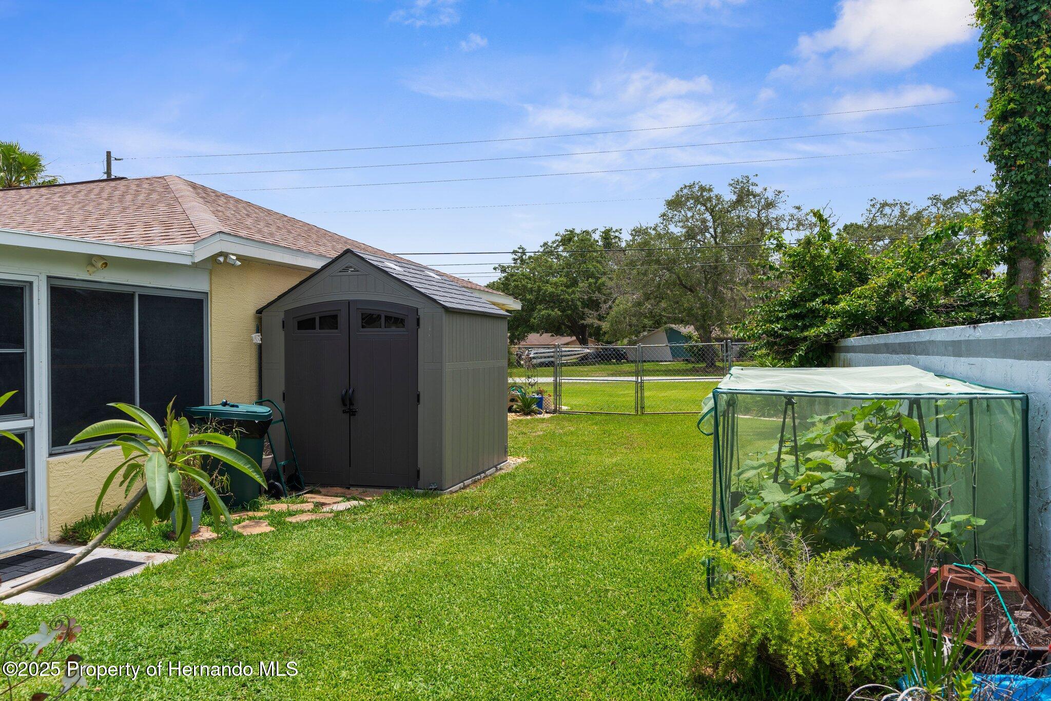 2585 Waterfall Drive, Spring Hill, Florida image 39