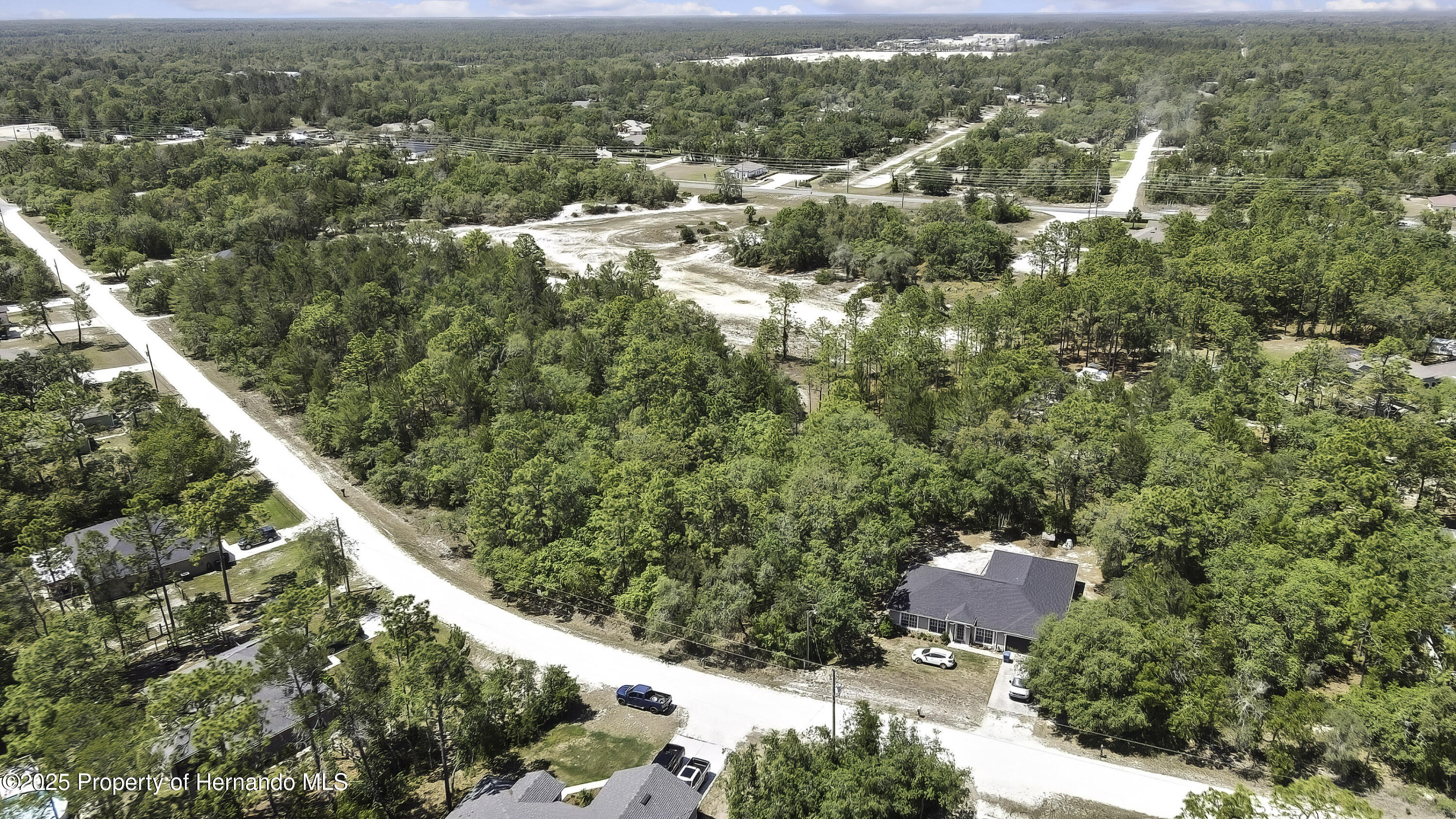 10489 Maybird Avenue, Weeki Wachee, Florida image 3
