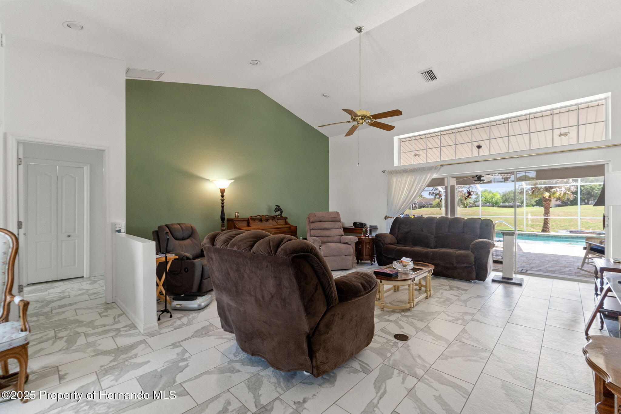 9276 Ashley Drive, Weeki Wachee, Florida image 9