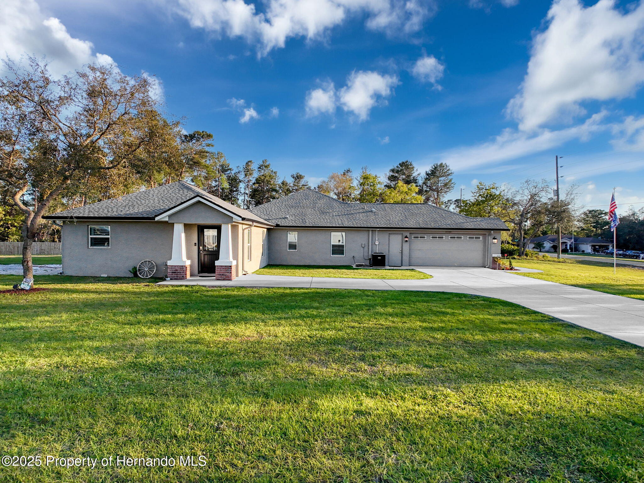 11160 Gyrafalcon Avenue, Weeki Wachee, Florida image 6