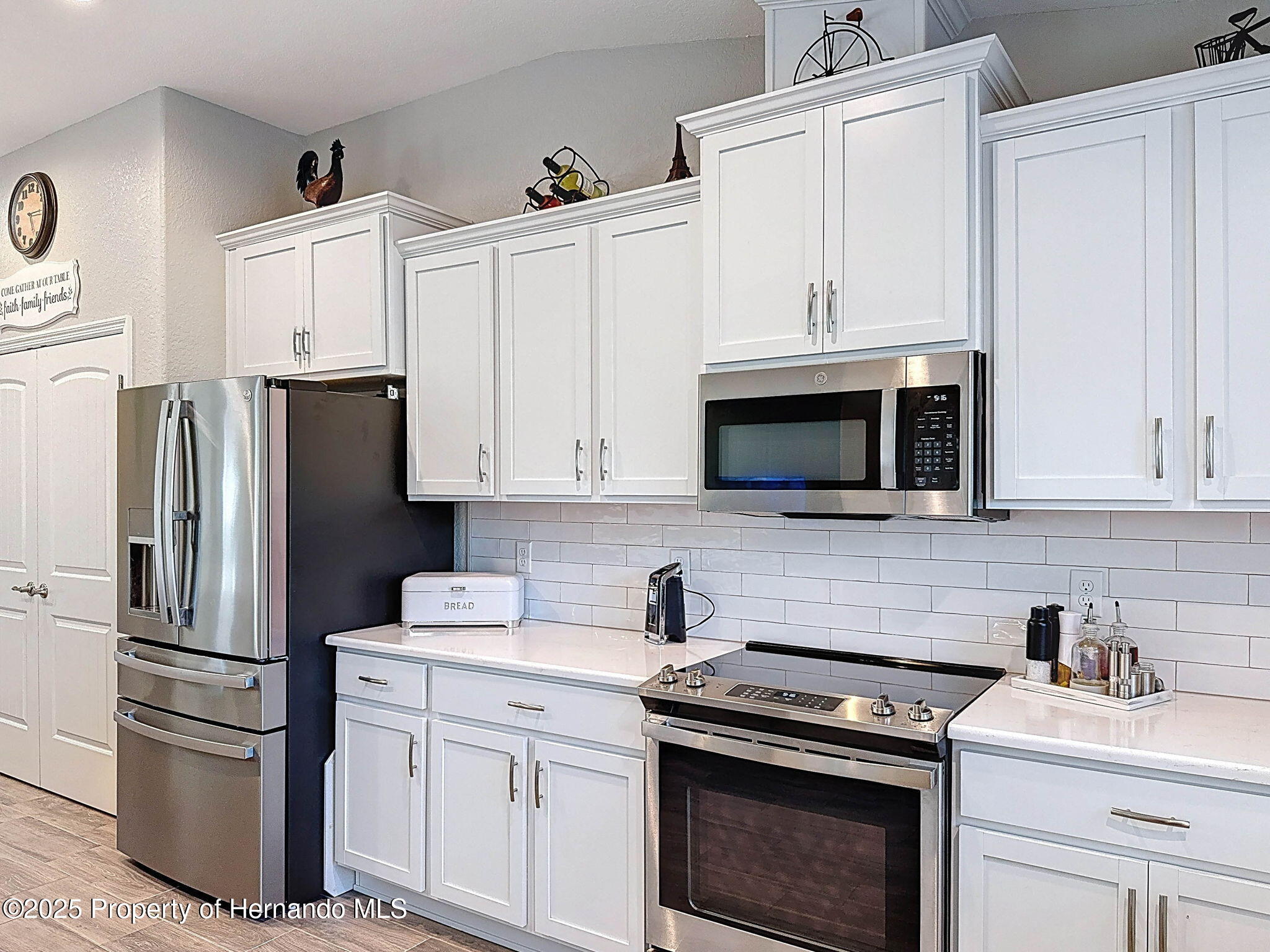 11160 Gyrafalcon Avenue, Weeki Wachee, Florida image 21