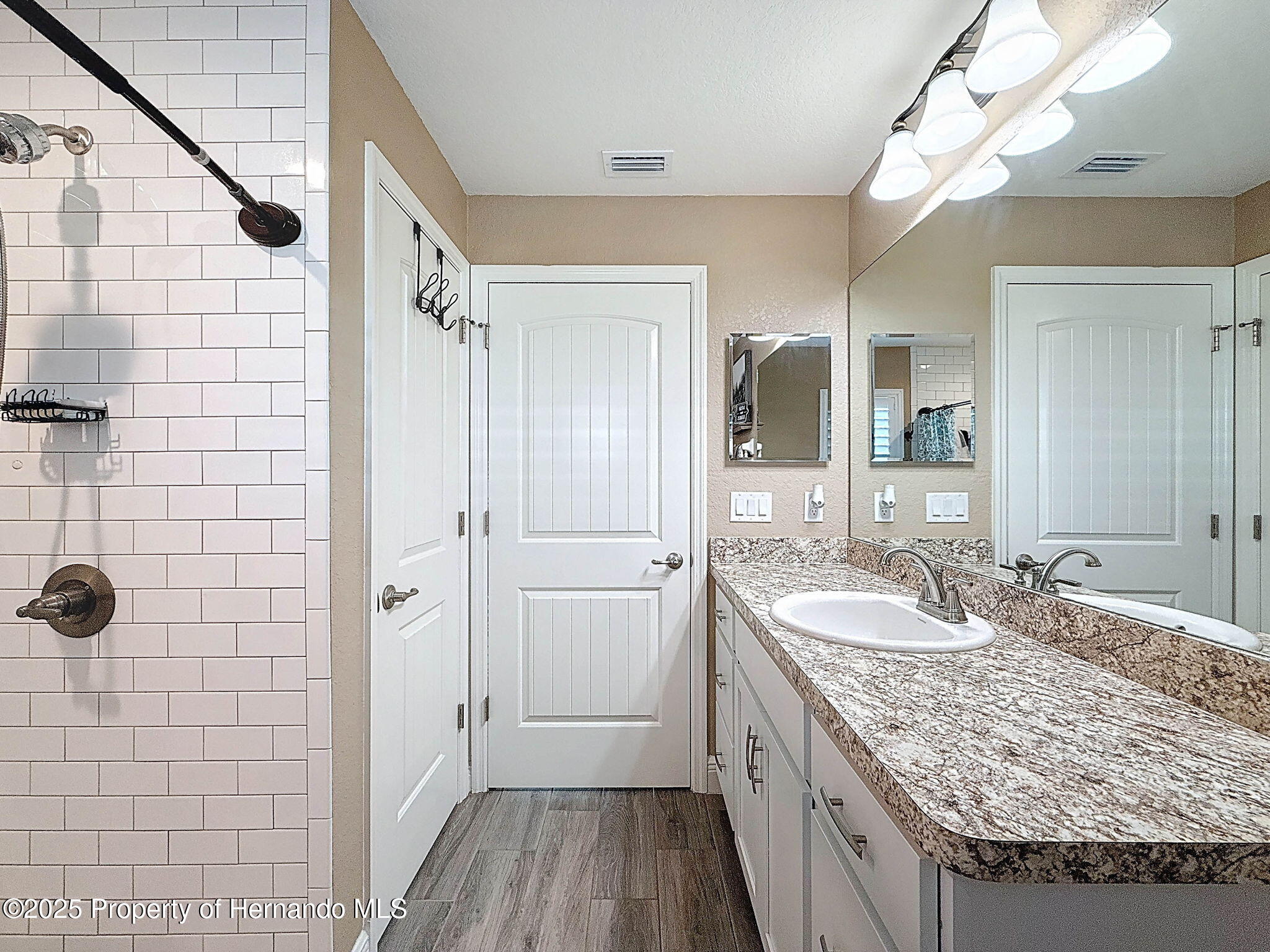 11160 Gyrafalcon Avenue, Weeki Wachee, Florida image 48