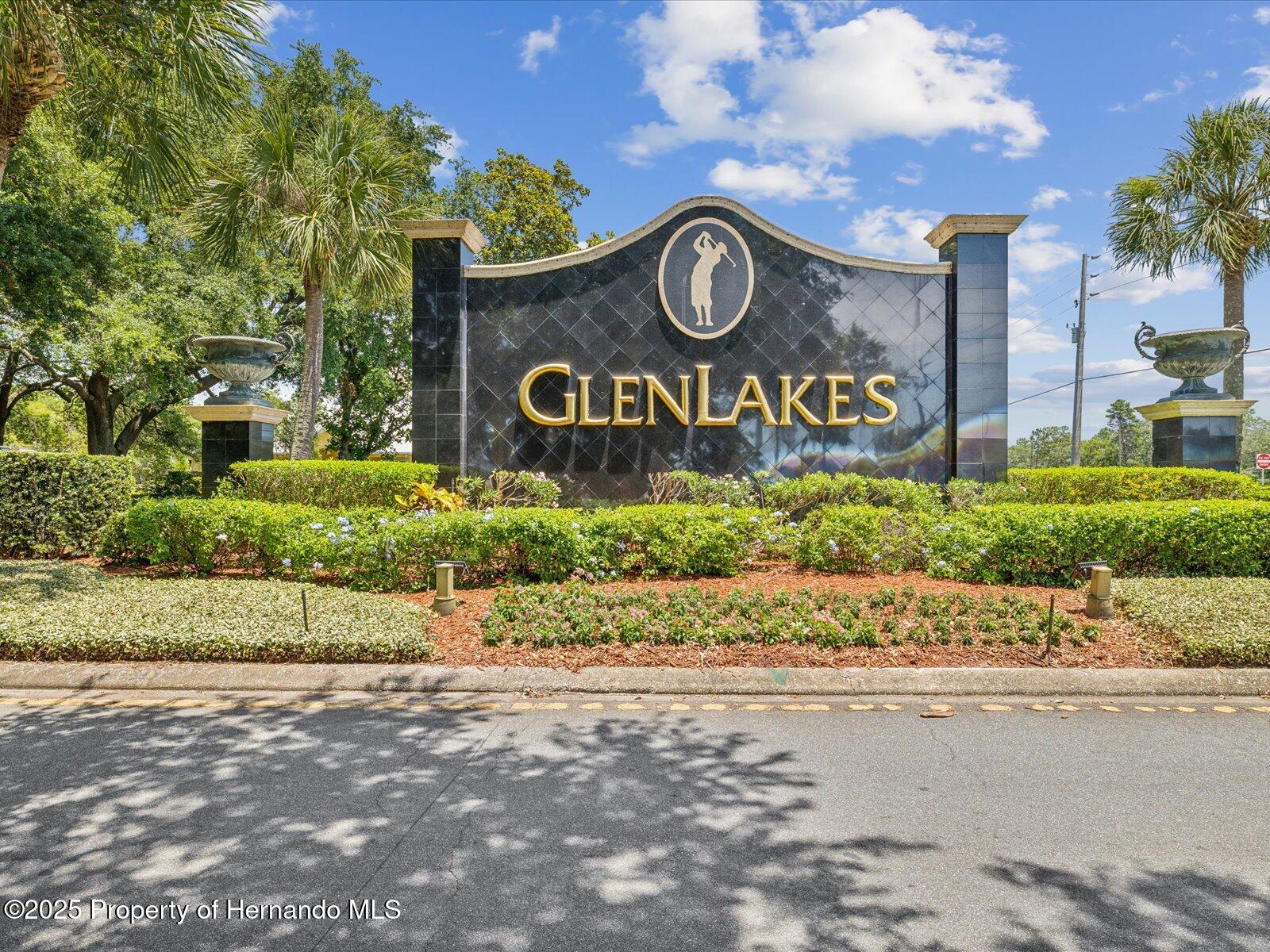 10187 Holly Berry Drive, Weeki Wachee, Florida image 44