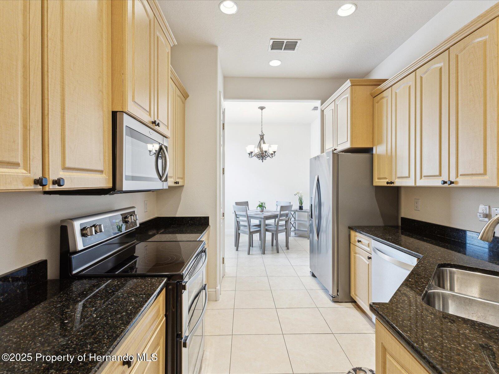 10187 Holly Berry Drive, Weeki Wachee, Florida image 15