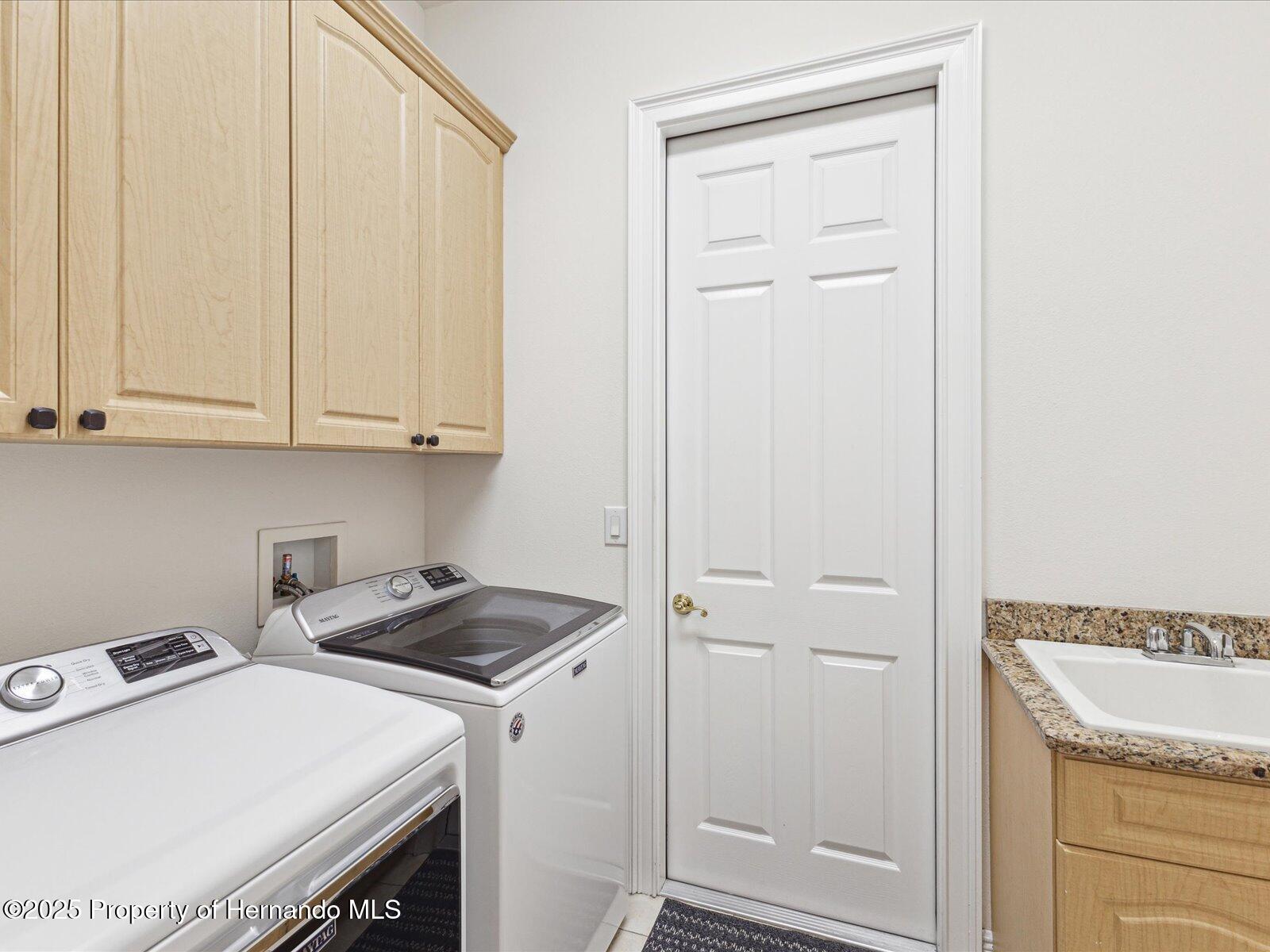 10187 Holly Berry Drive, Weeki Wachee, Florida image 9