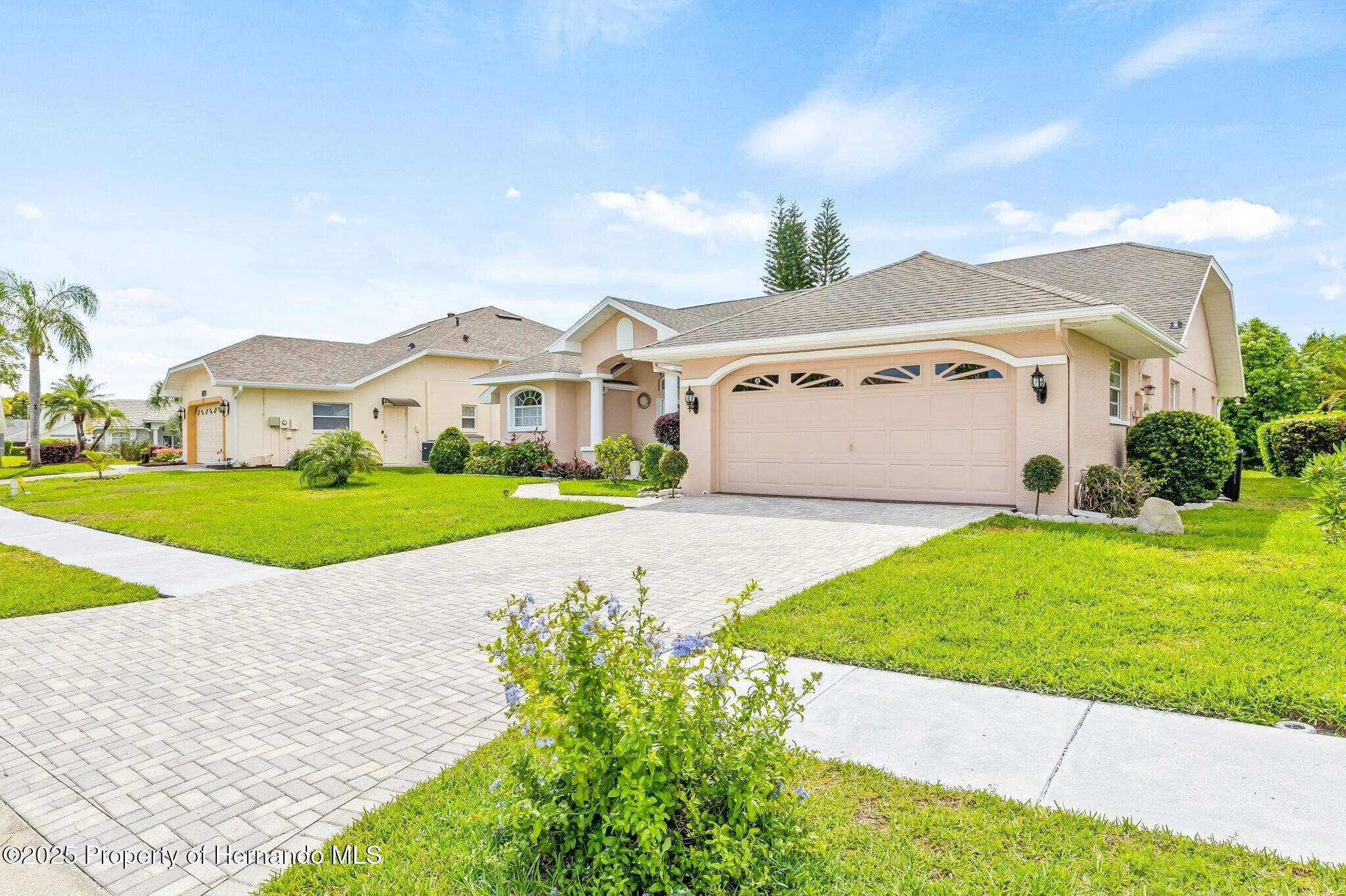 8816 Cadhay Drive, Hudson, Florida image 2