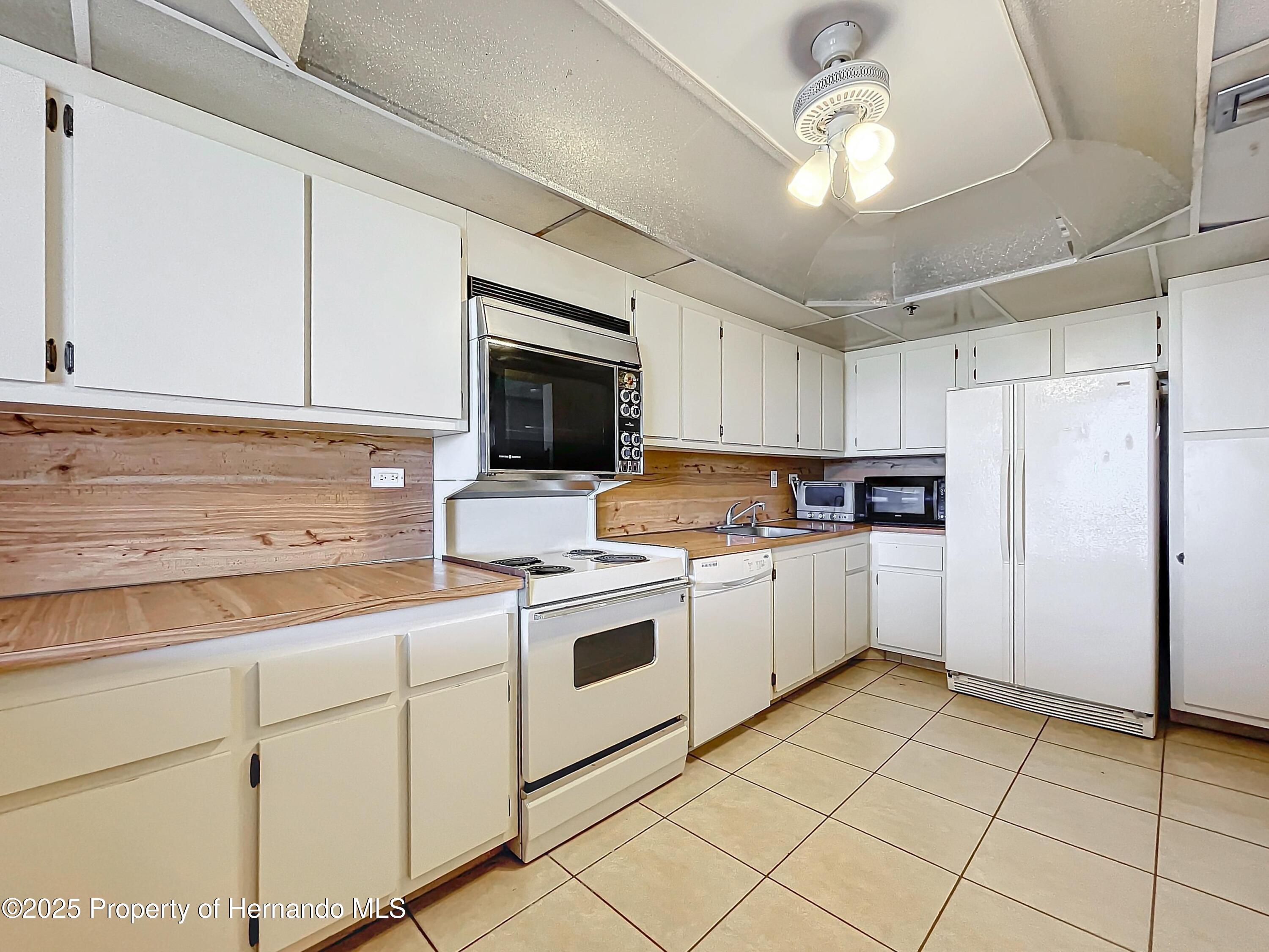 20225 NE 34th Court #817, Miami, Florida image 3