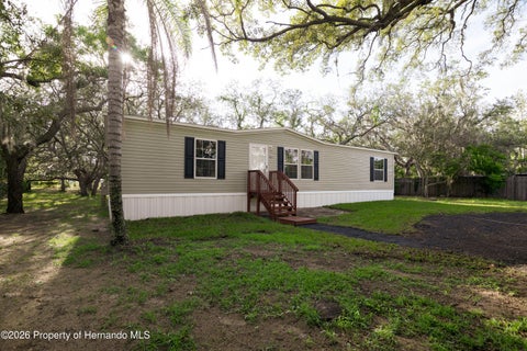 Mobile Home For Sale - 3325 Keye Drive<br/> Weeki Wachee, FL 34606