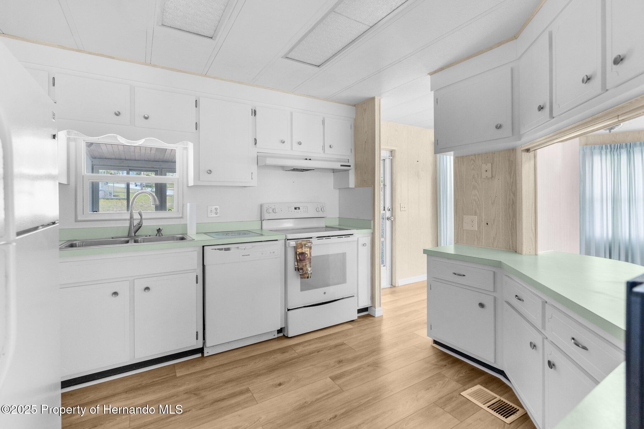 8120 Stockholm Street, Brooksville, Florida image 10