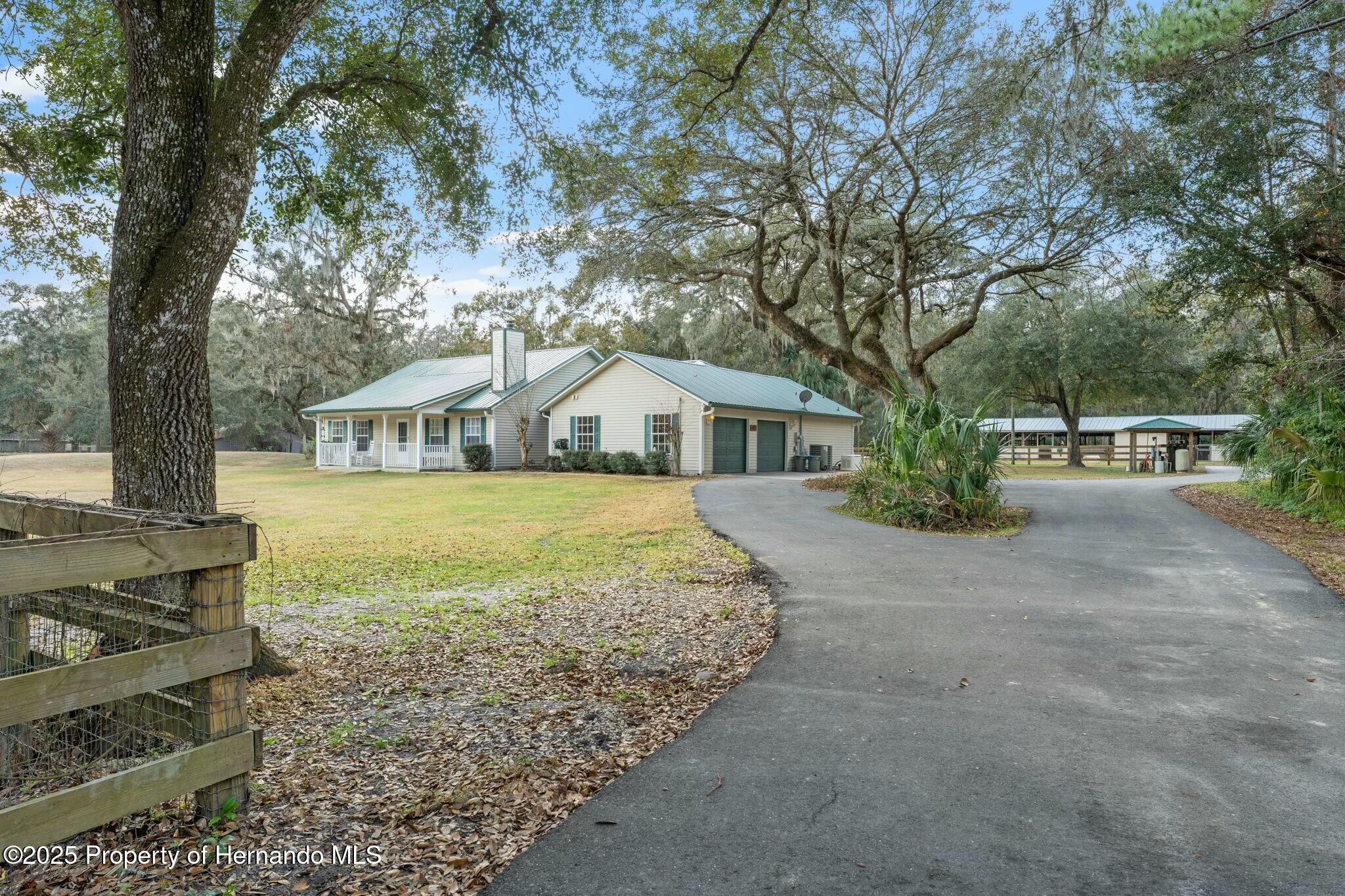 5329 Utopia Place, Brooksville, Florida image 2