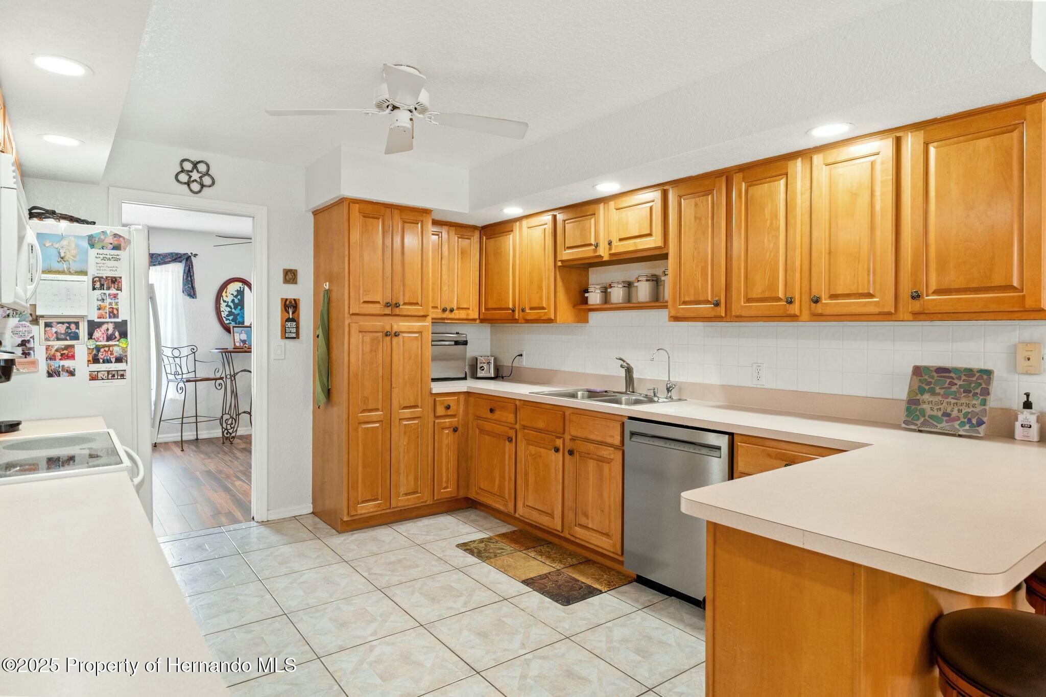 5329 Utopia Place, Brooksville, Florida image 13