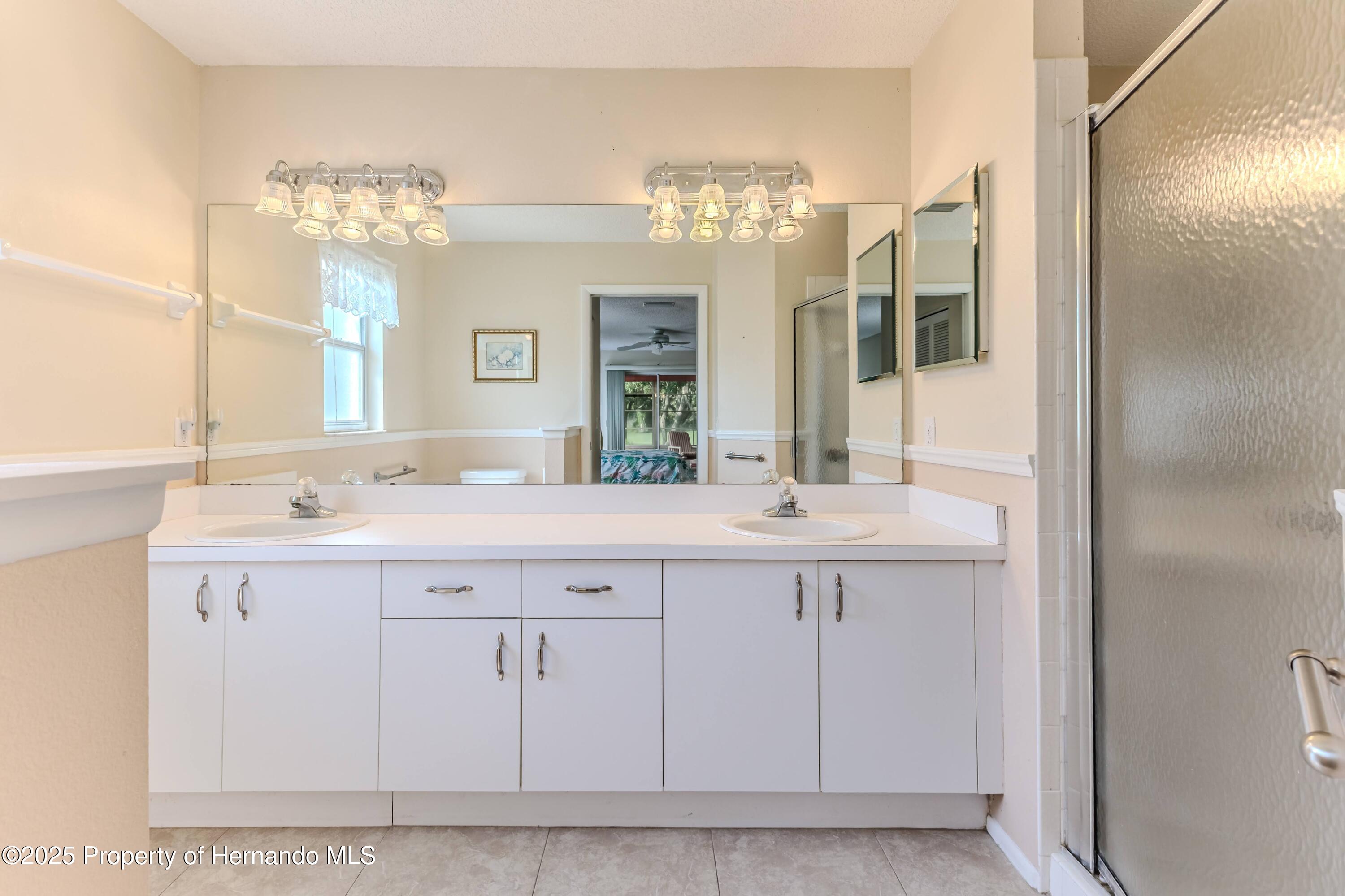 7499 Blue Skies Drive, Spring Hill, Florida image 35