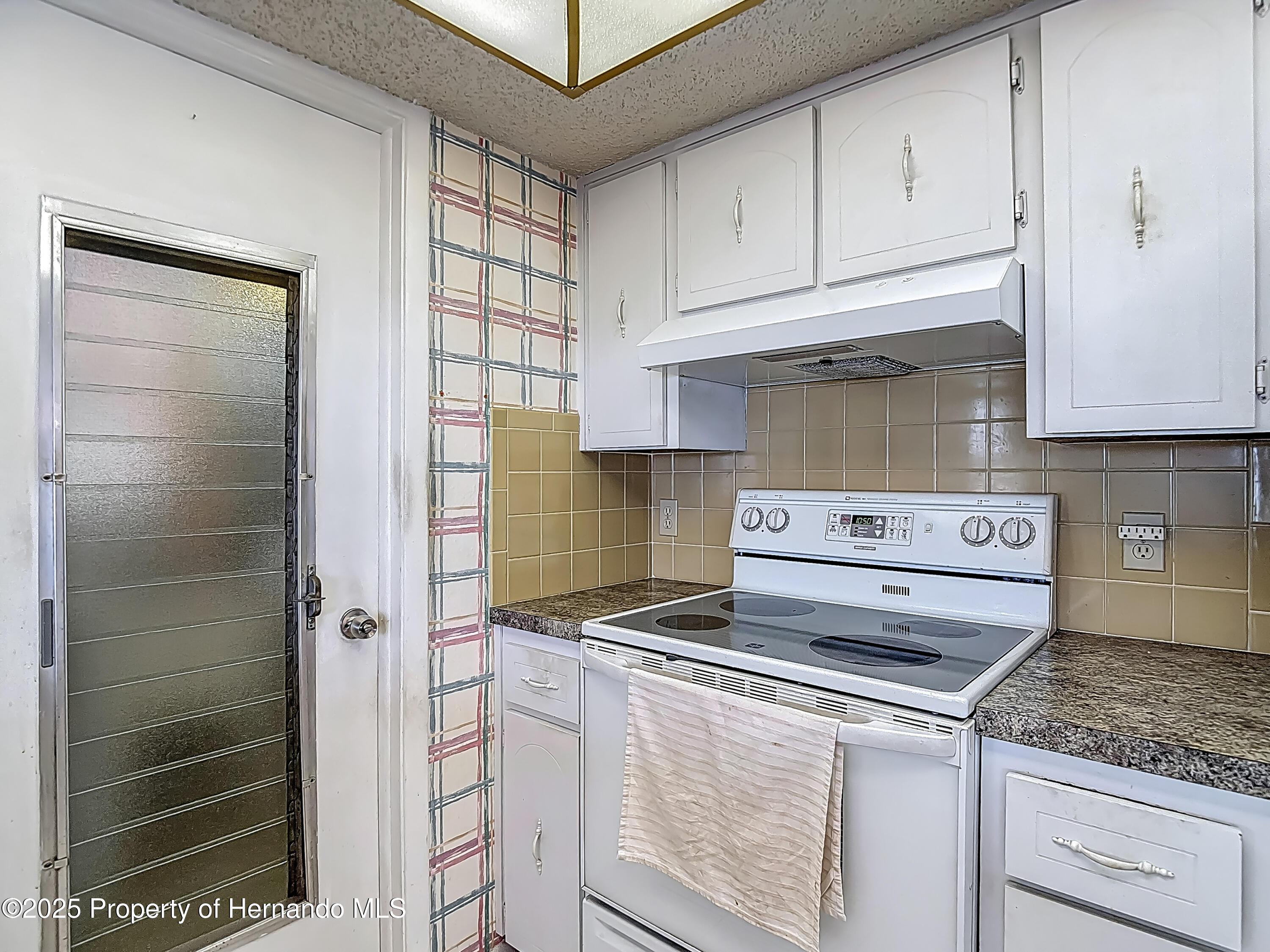 7736 Gaston Drive, Port Richey, Florida image 22