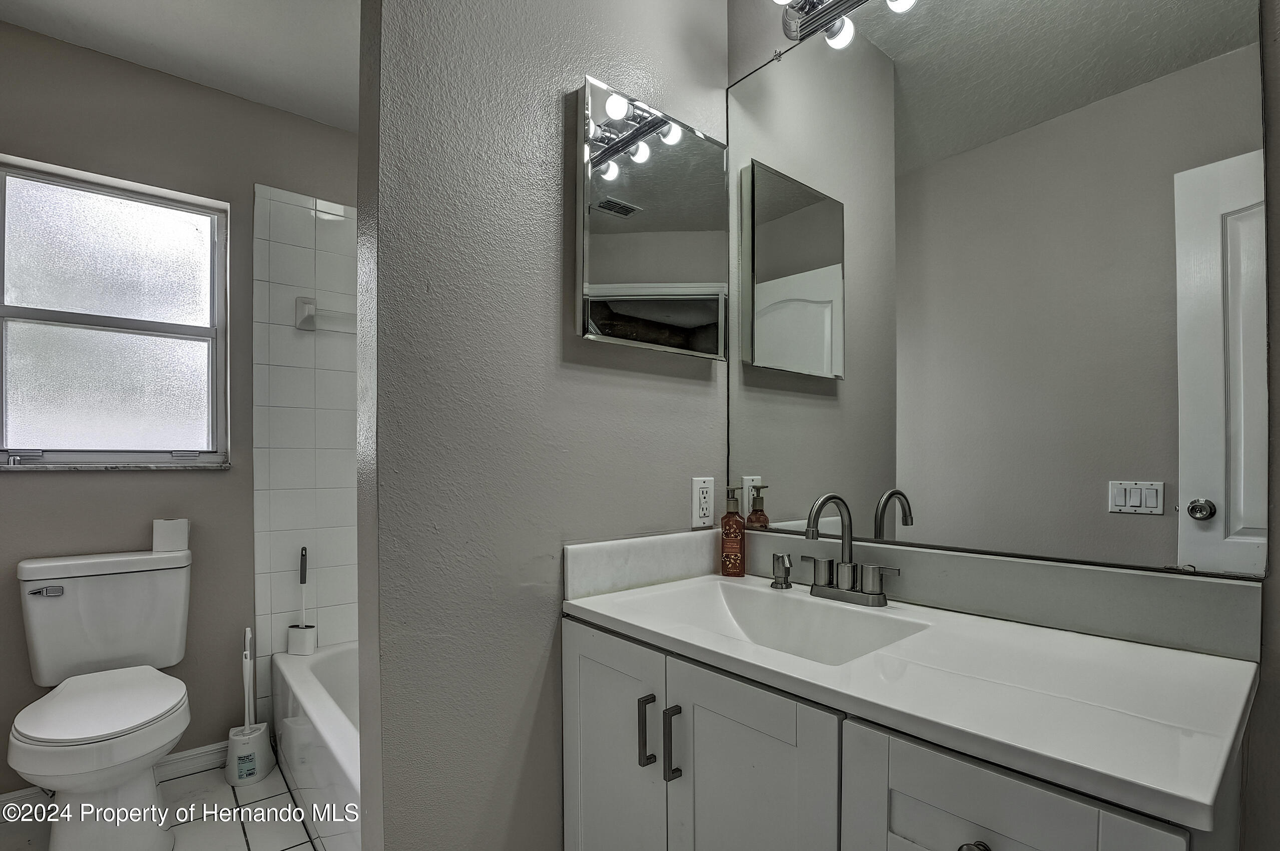 Spring Hill, Florida 34609, United States, 3 Bedrooms Bedrooms, ,2 BathroomsBathrooms,Residential,Active,24889