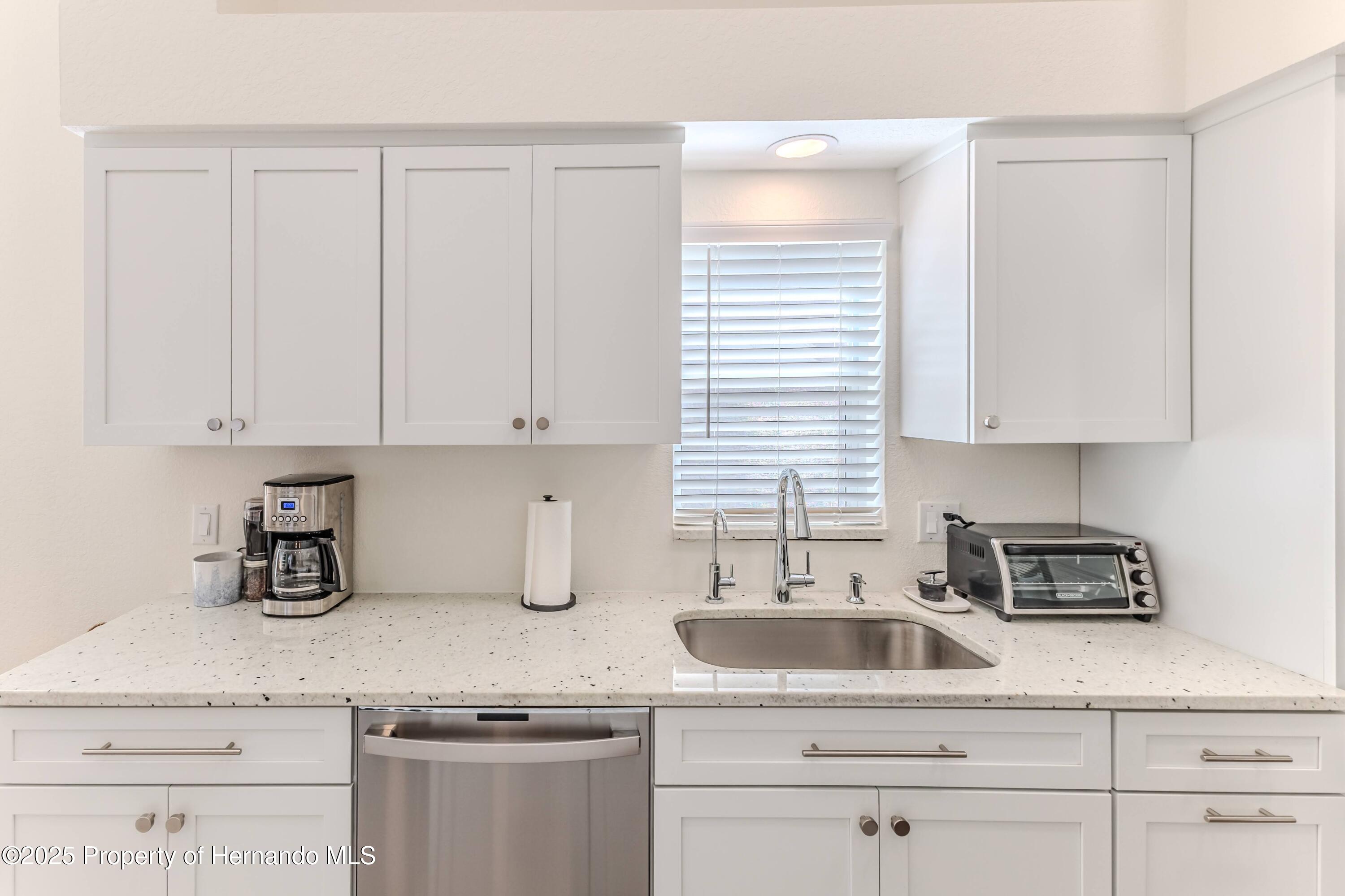 9135 Rhett Lane, Weeki Wachee, Florida image 17