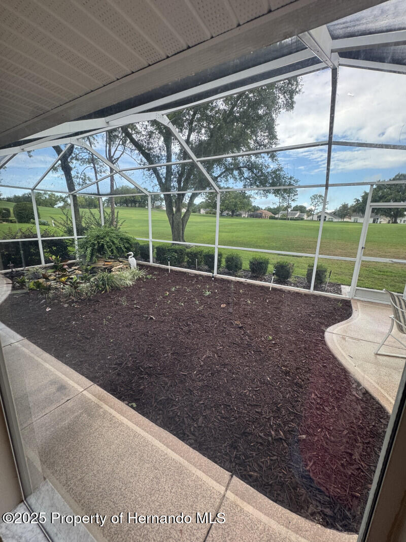 2300 Whisper Walk Drive, Spring Hill, Florida image 2