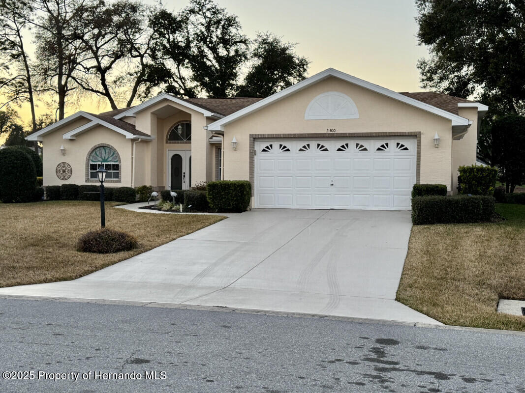 2300 Whisper Walk Drive, Spring Hill, Florida image 1