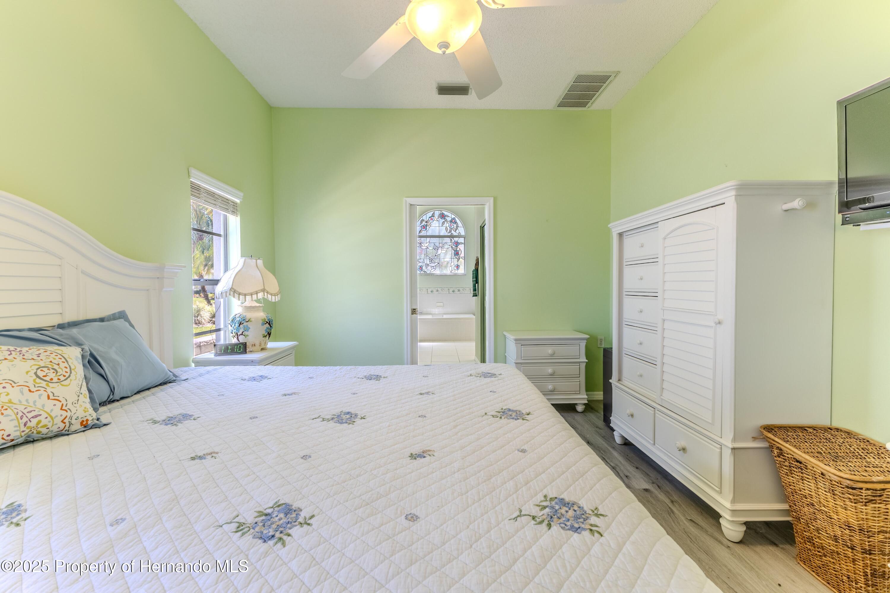 2327 Morning Glory Trail, Spring Hill, Florida image 39