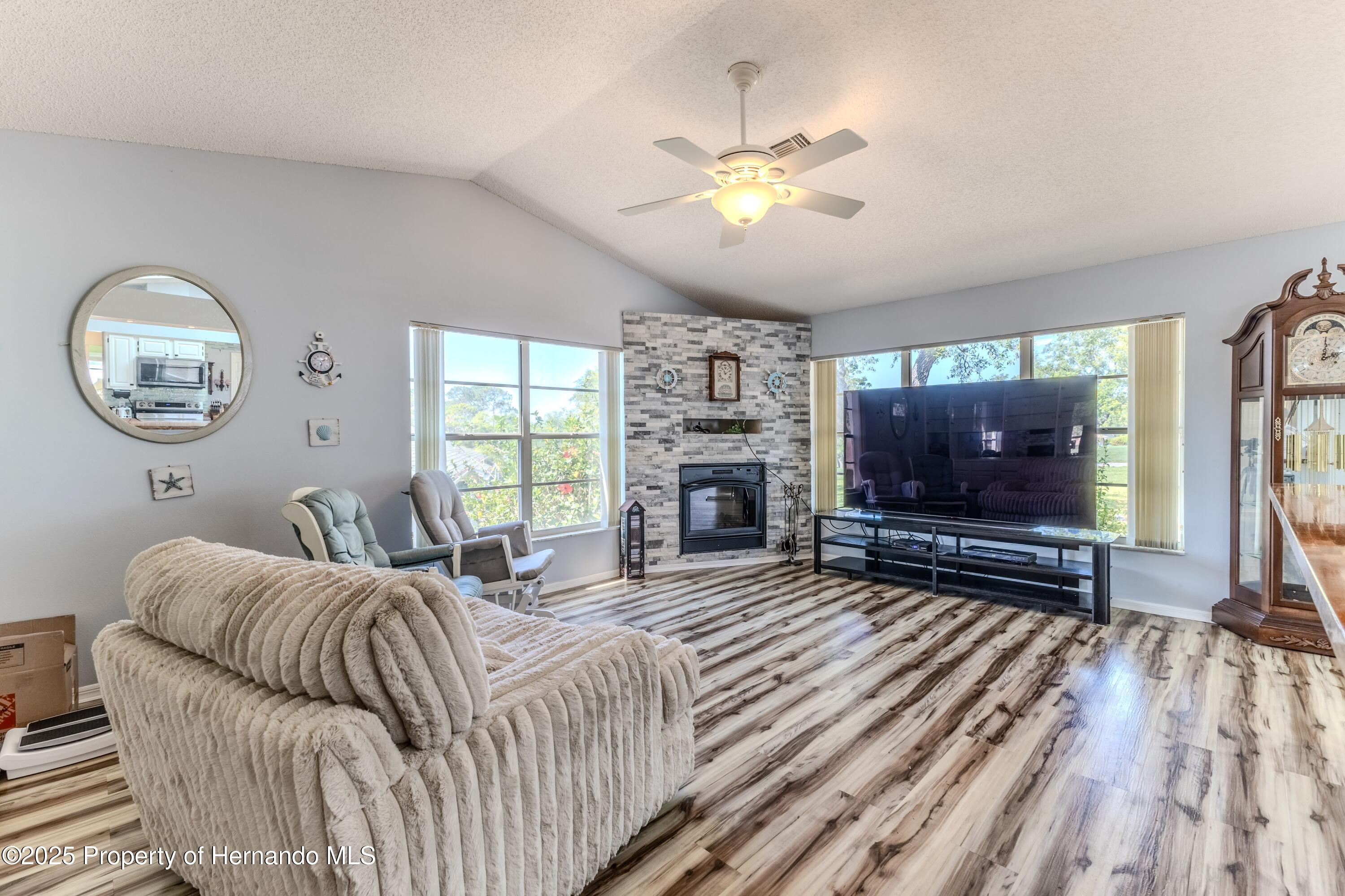 2327 Morning Glory Trail, Spring Hill, Florida image 19