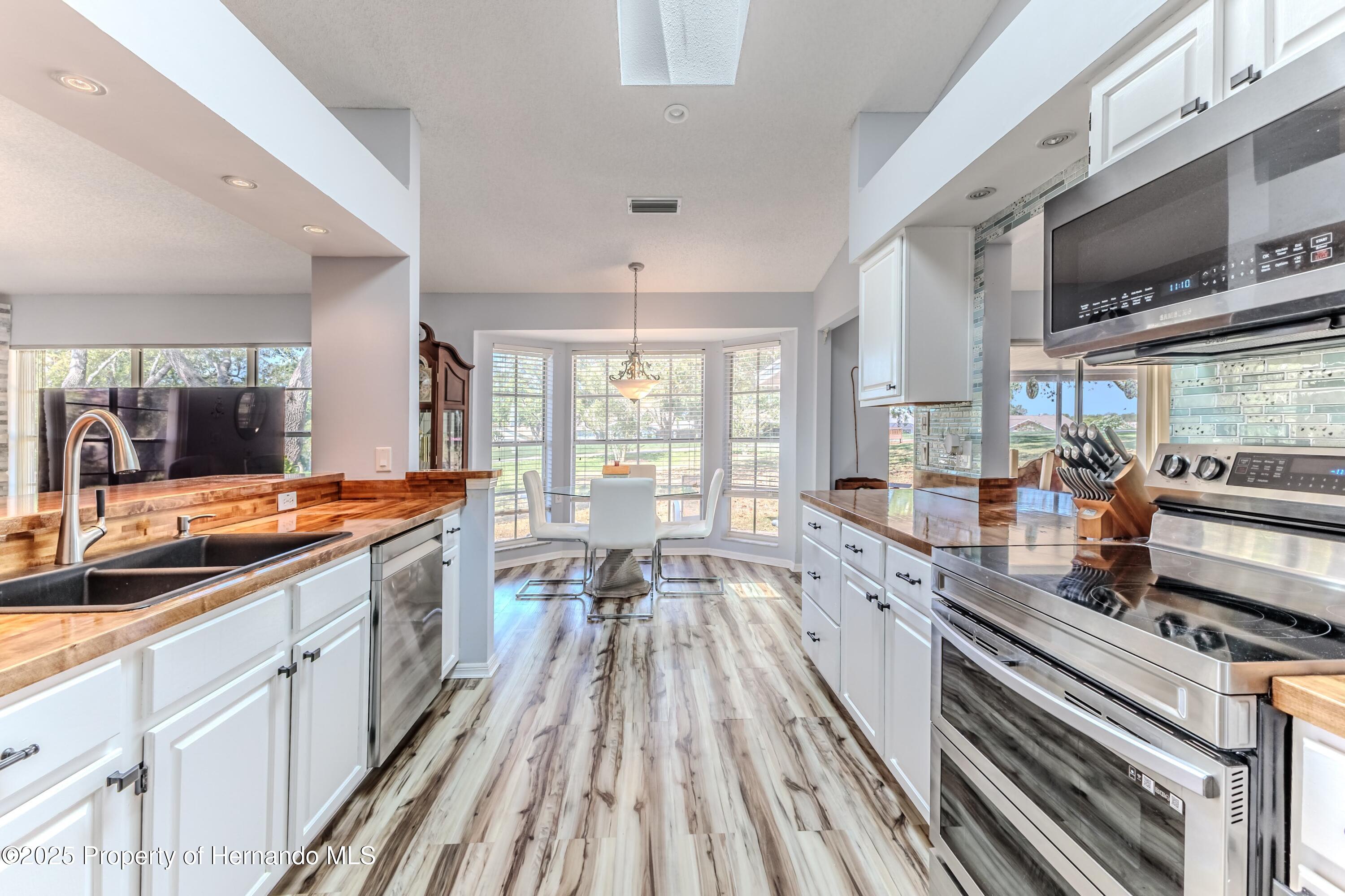 2327 Morning Glory Trail, Spring Hill, Florida image 27