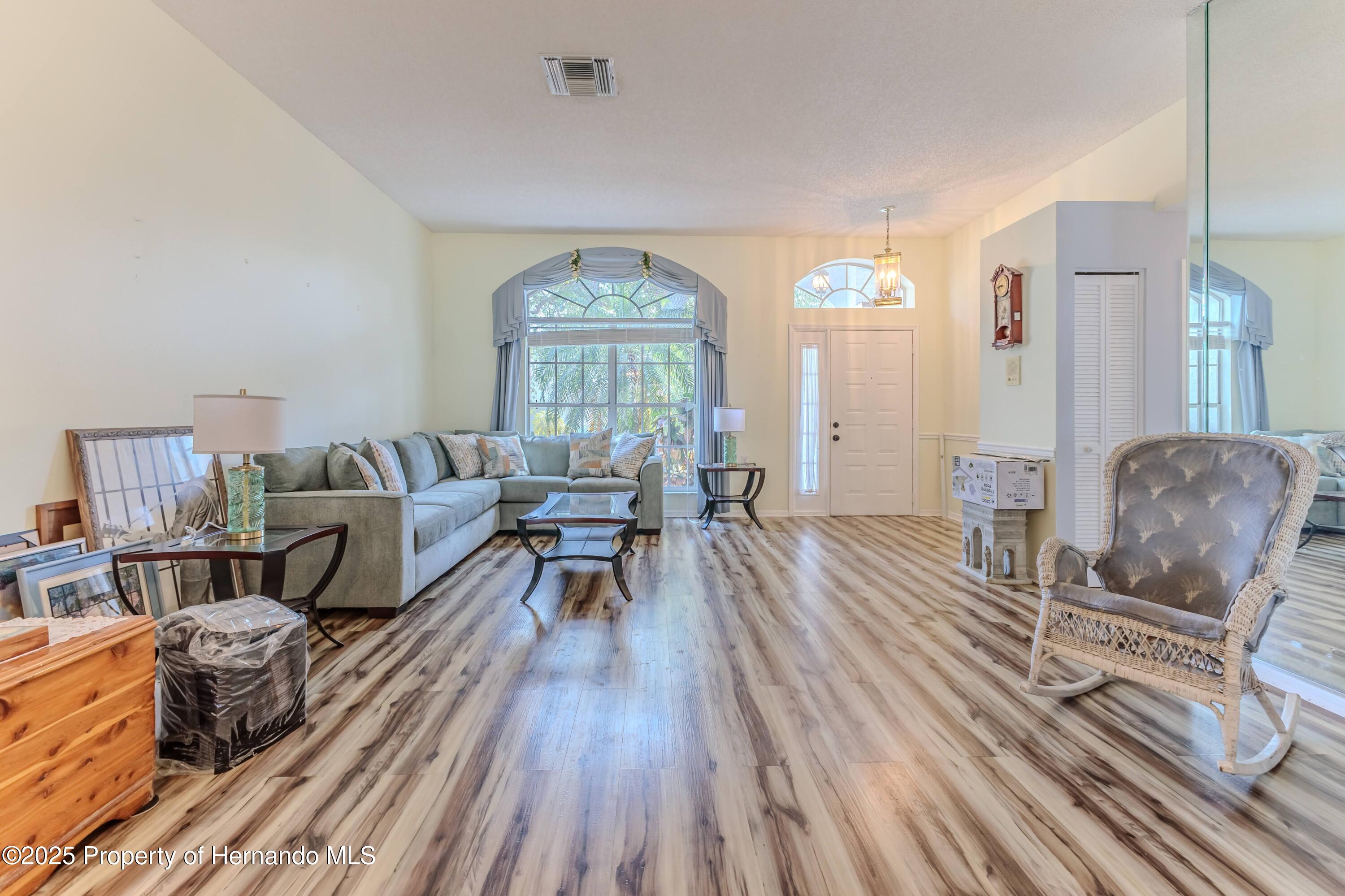 2327 Morning Glory Trail, Spring Hill, Florida image 10