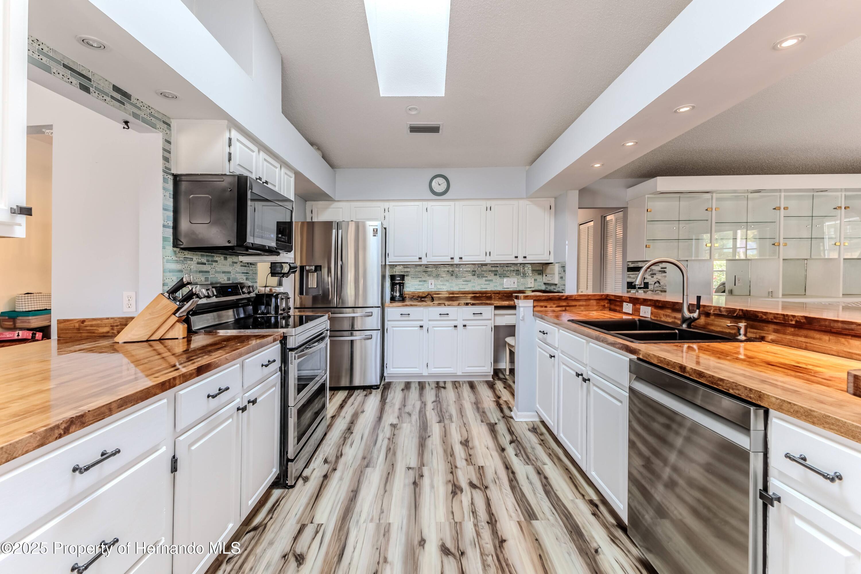 2327 Morning Glory Trail, Spring Hill, Florida image 24