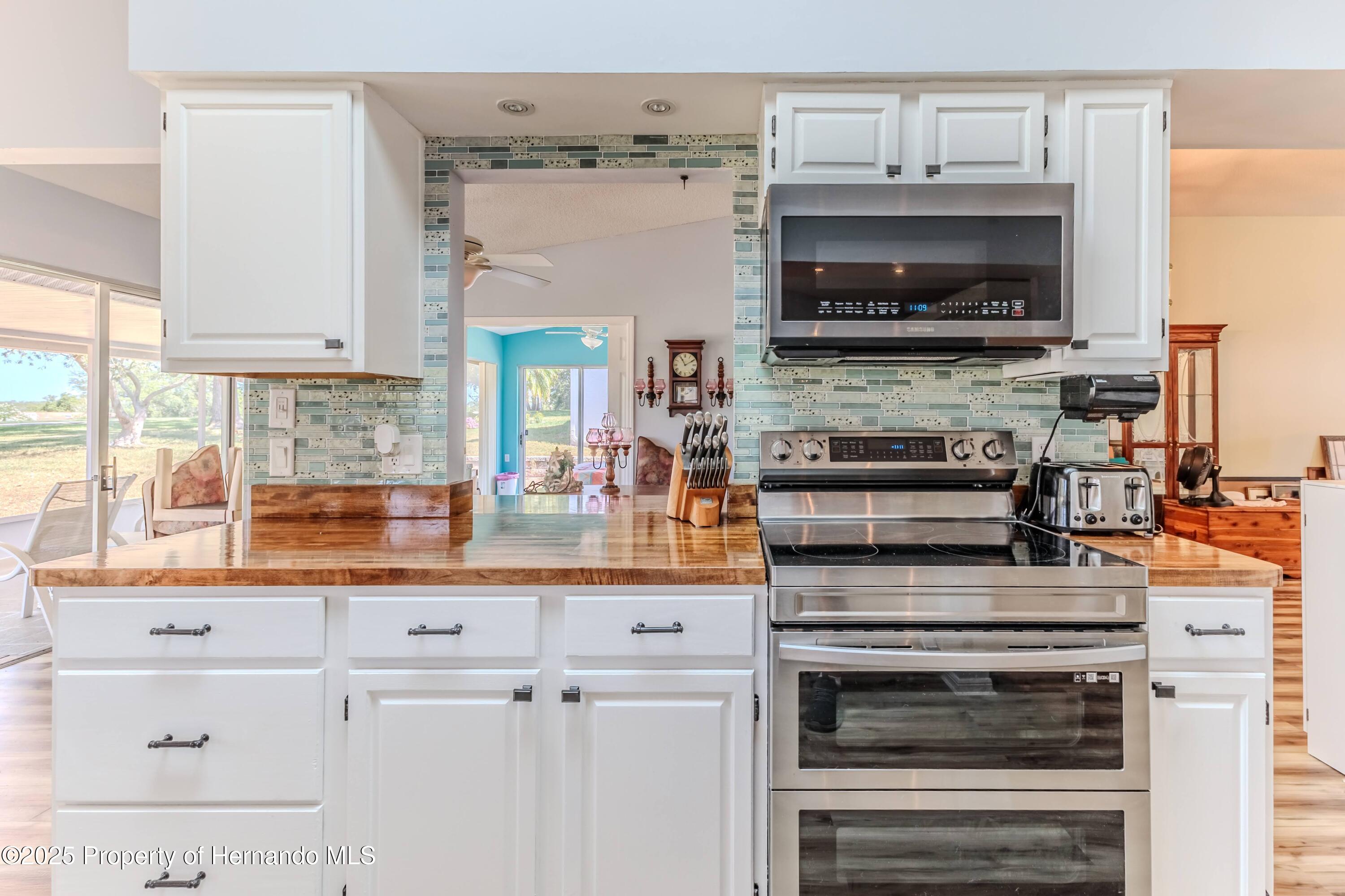 2327 Morning Glory Trail, Spring Hill, Florida image 26