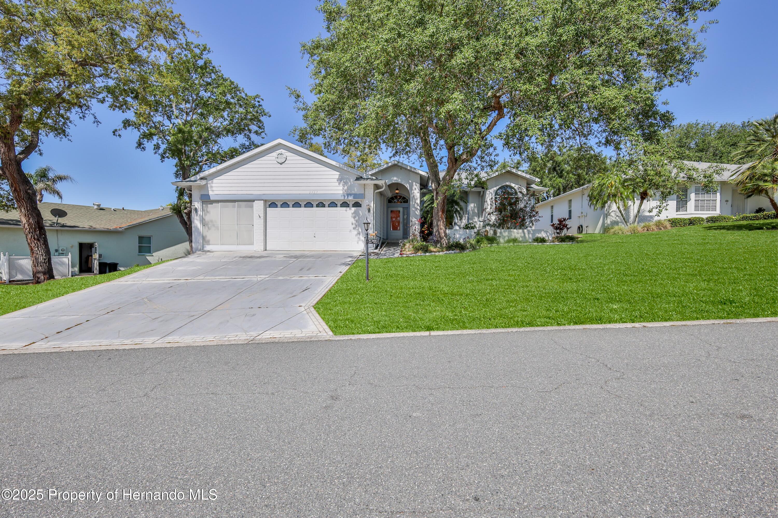 2327 Morning Glory Trail, Spring Hill, Florida image 7