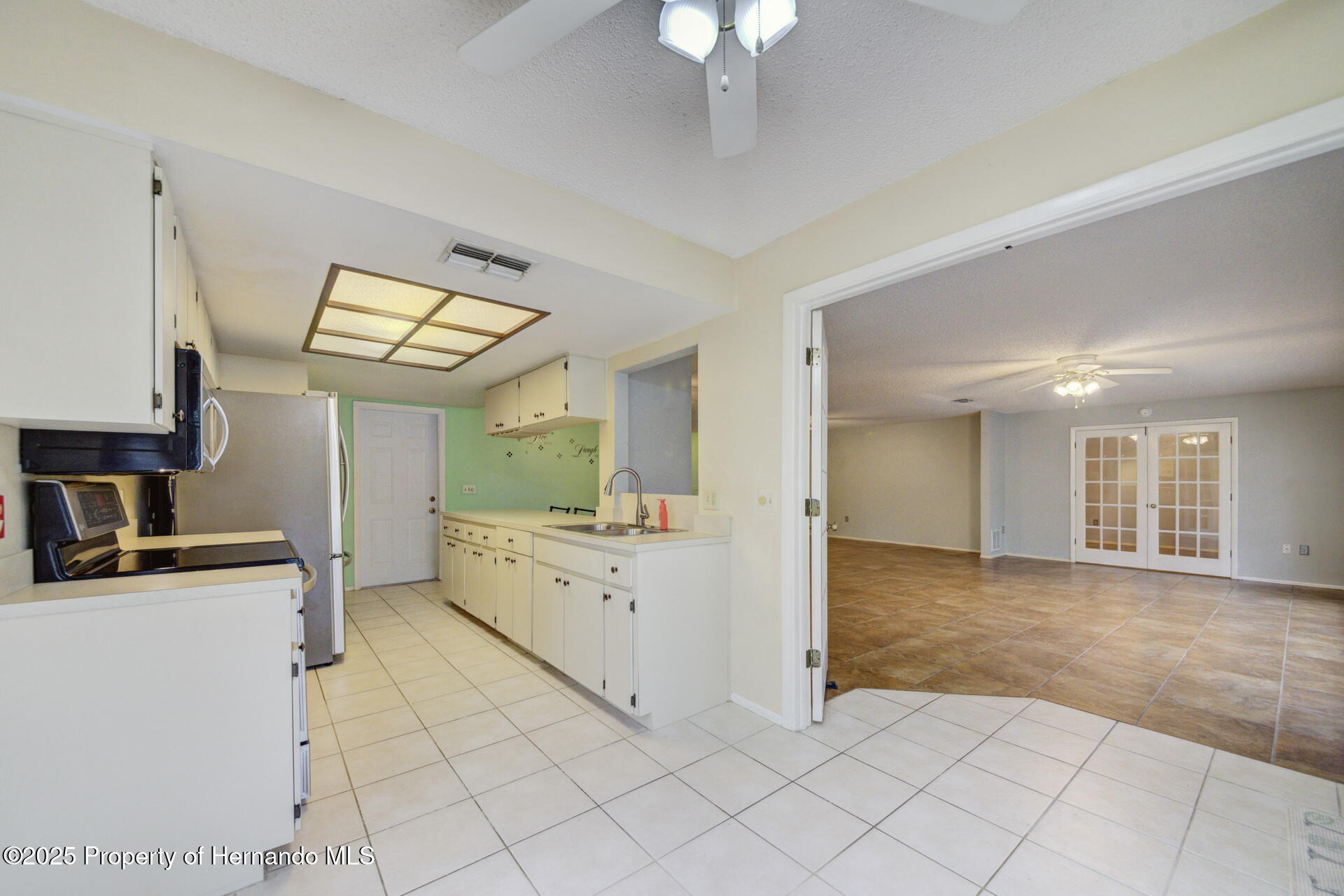 8619 Gold Pine Drive, Port Richey, Florida image 15