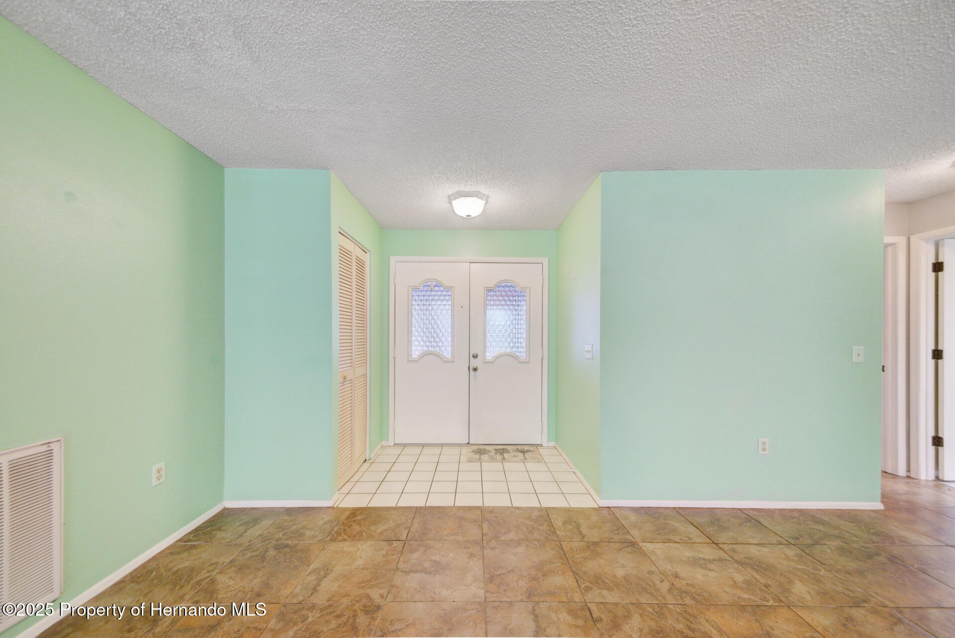 8619 Gold Pine Drive, Port Richey, Florida image 12