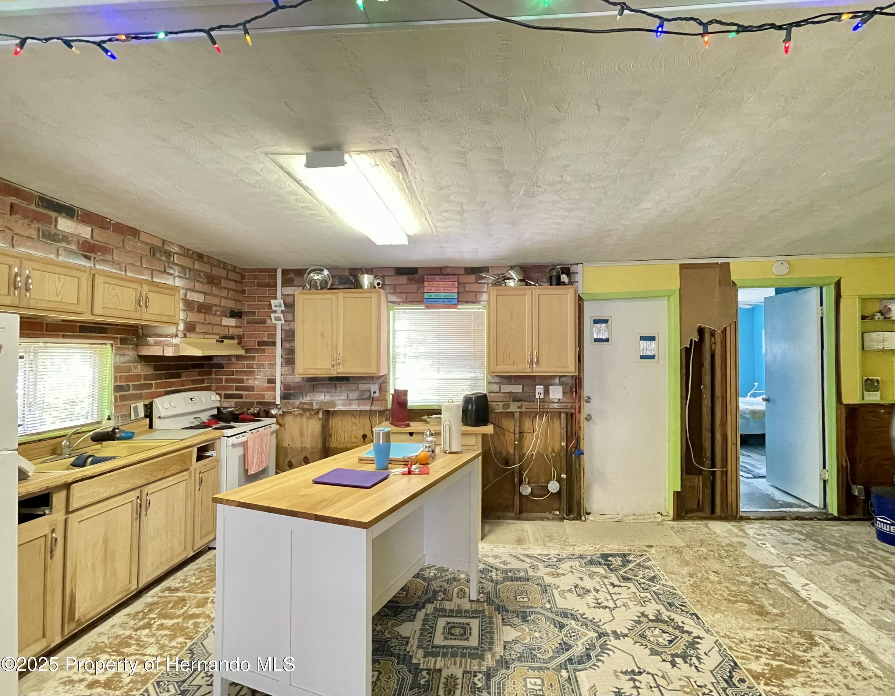 6045 Colony Circle, Weeki Wachee, Florida image 12