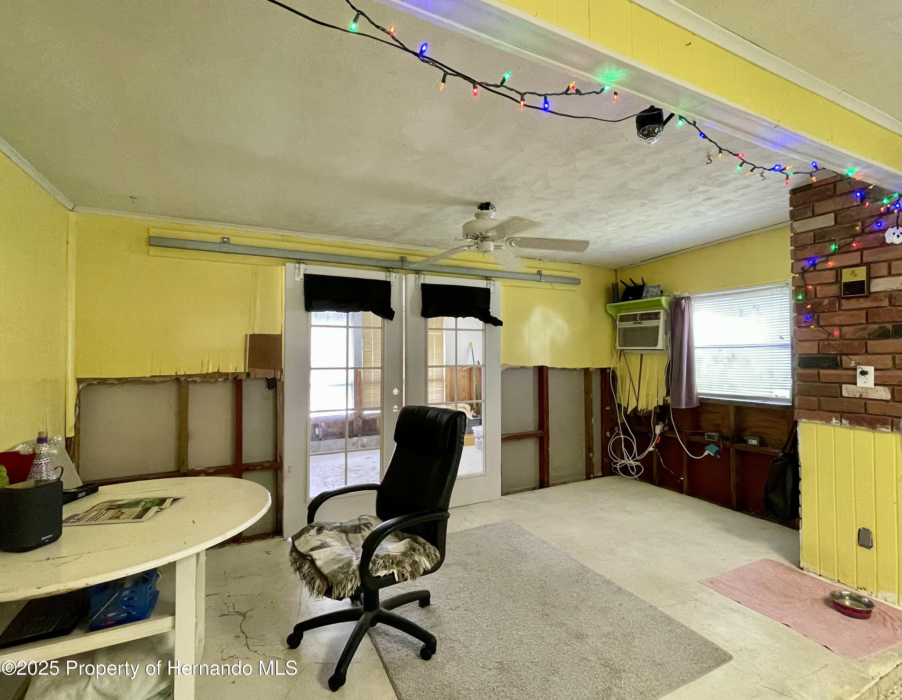 6045 Colony Circle, Weeki Wachee, Florida image 15