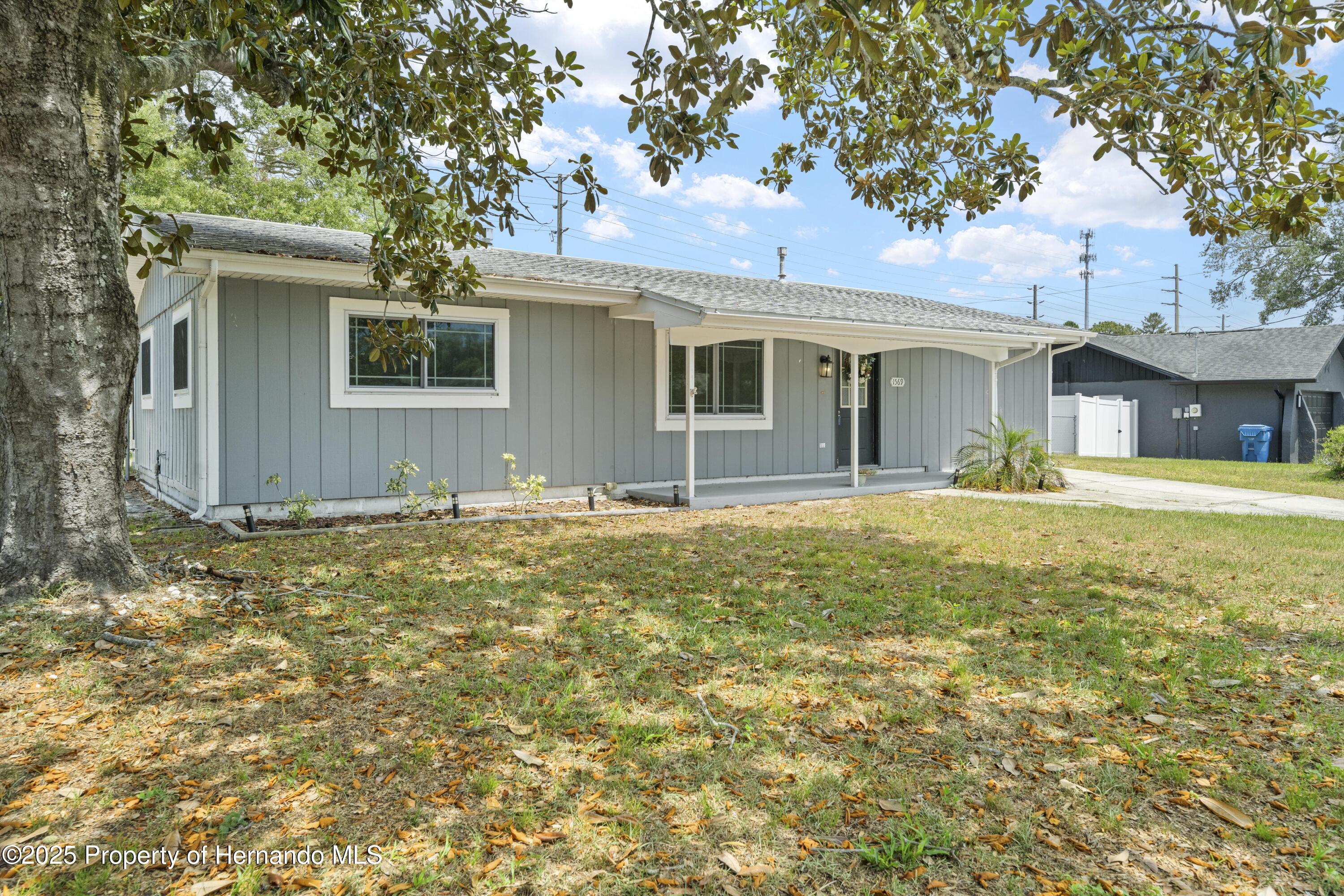 1569 Larkin Road, Spring Hill, Florida image 2