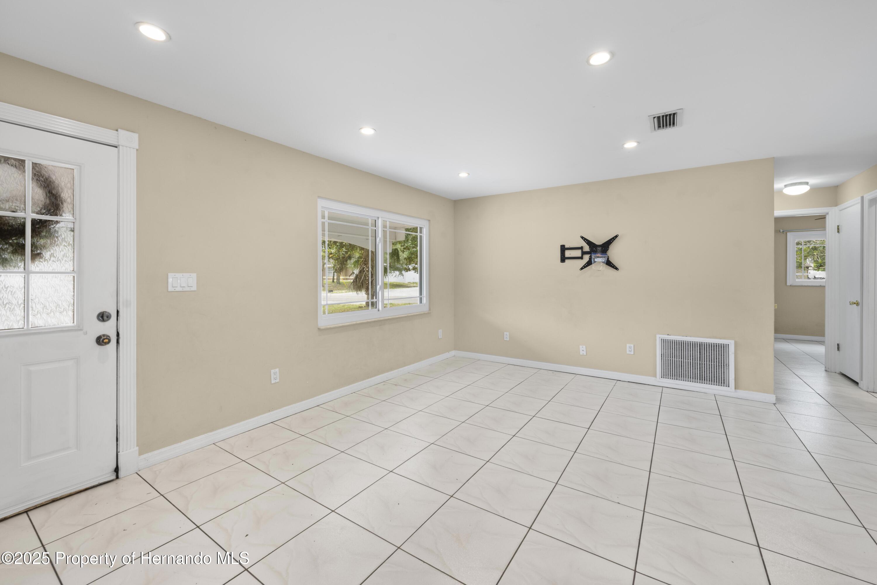 1569 Larkin Road, Spring Hill, Florida image 11